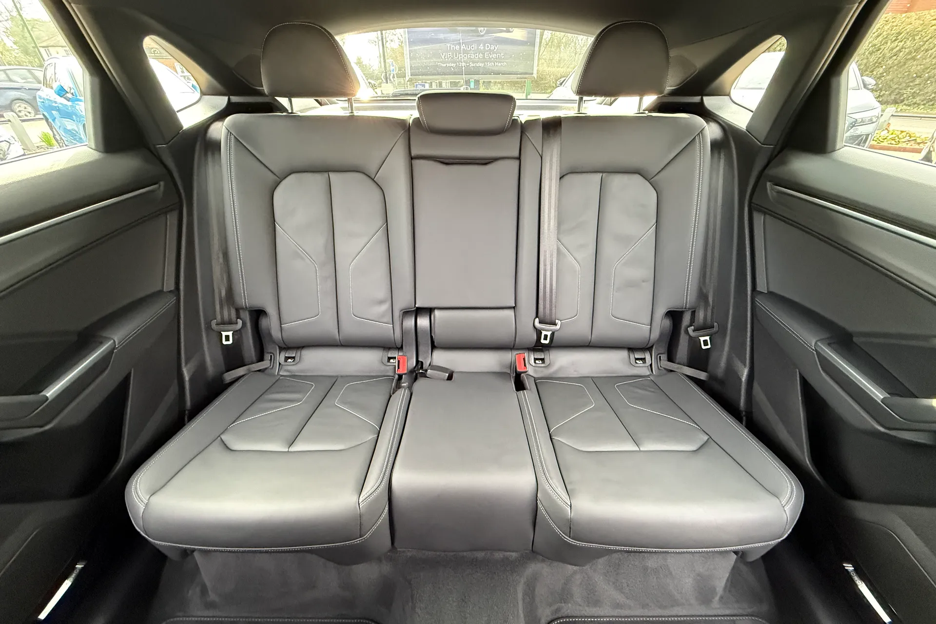 Audi Q3 thumbnail image number 35