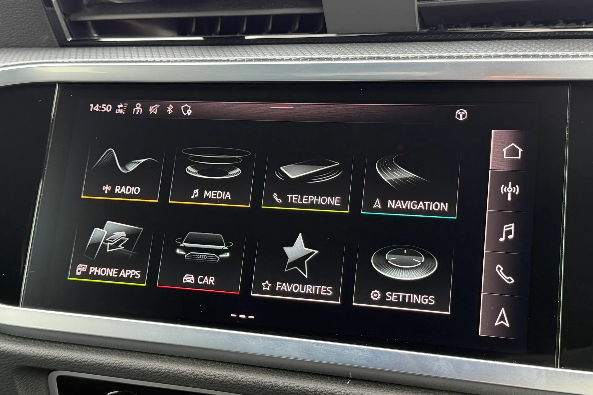 Audi Q3 thumbnail image number 11