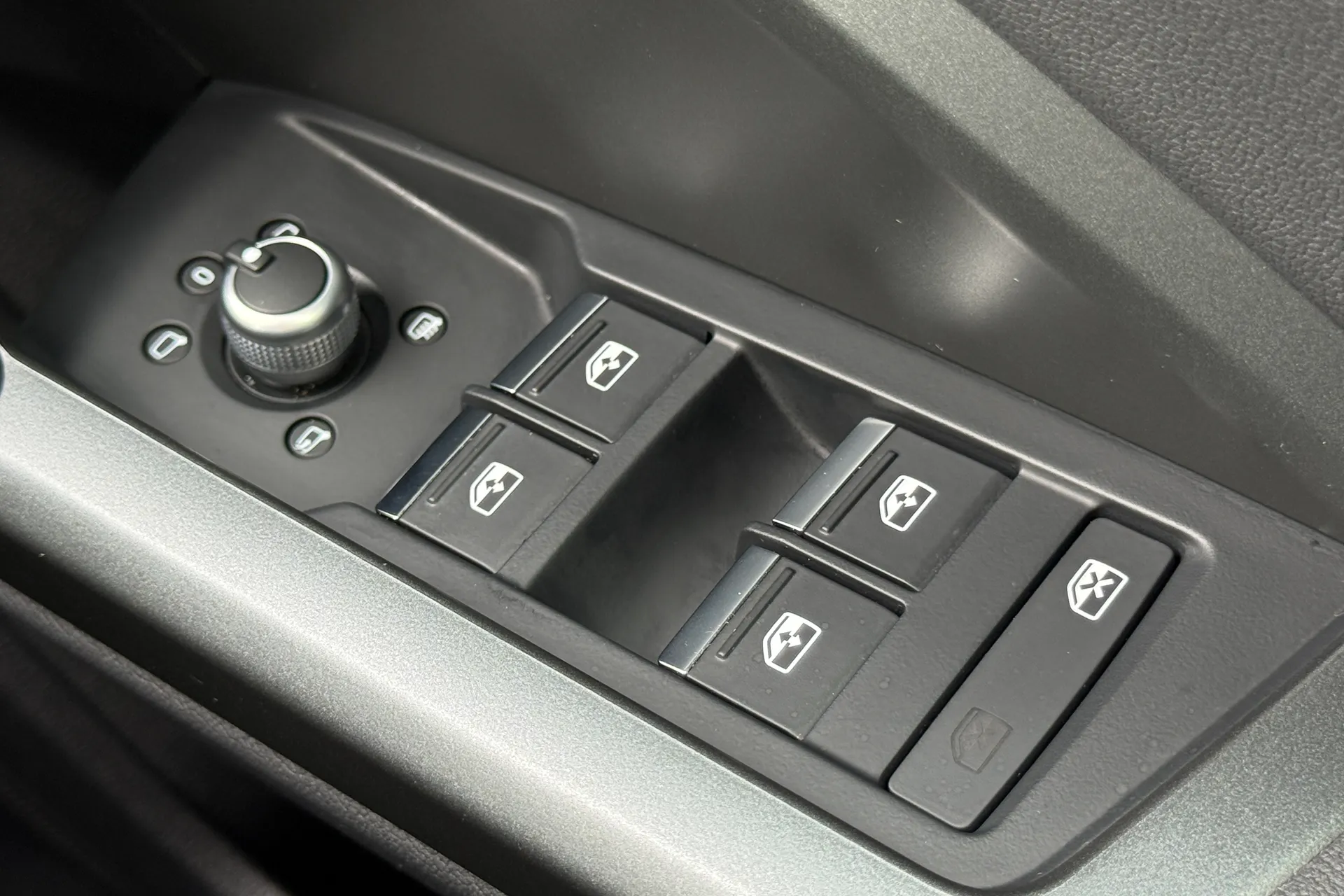 Audi Q3 thumbnail image number 17