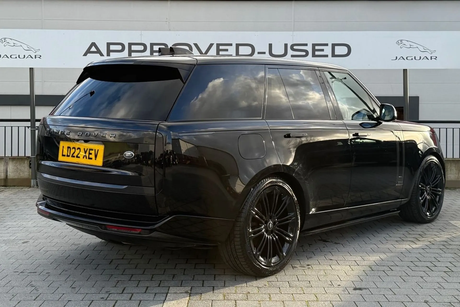 LAND ROVER RANGE ROVER thumbnail image number 13