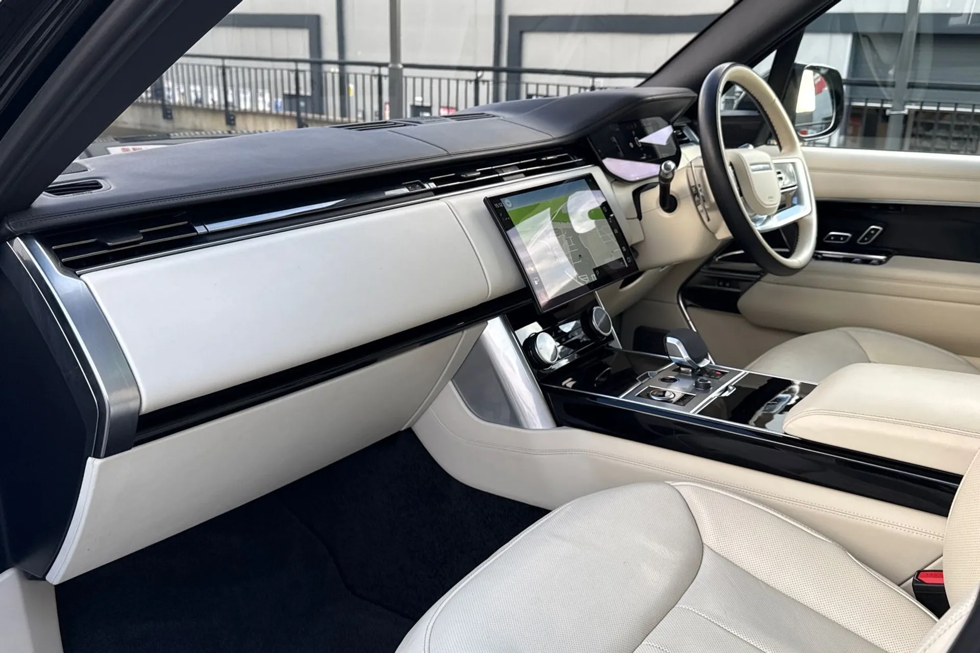 LAND ROVER RANGE ROVER thumbnail image number 57