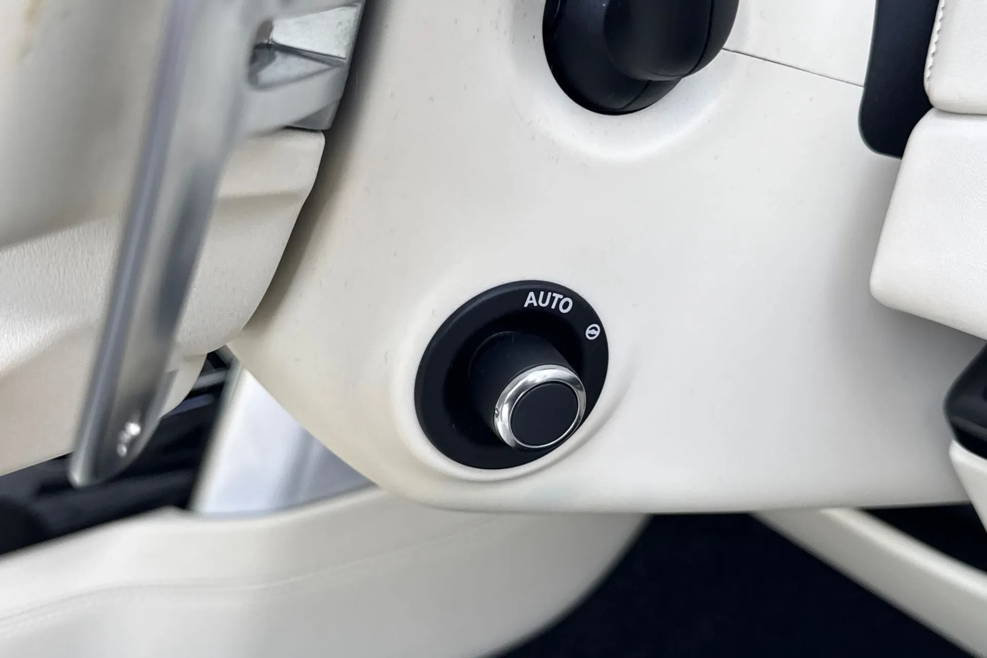 LAND ROVER RANGE ROVER thumbnail image number 26