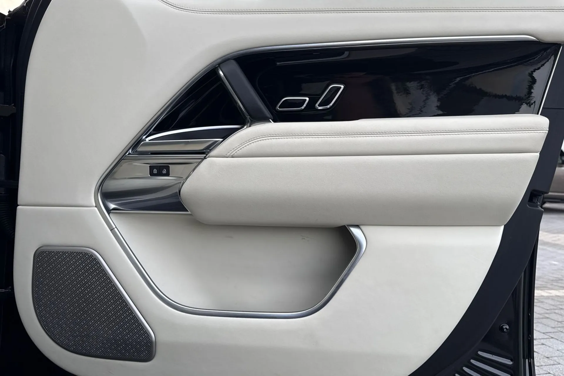 LAND ROVER RANGE ROVER thumbnail image number 27