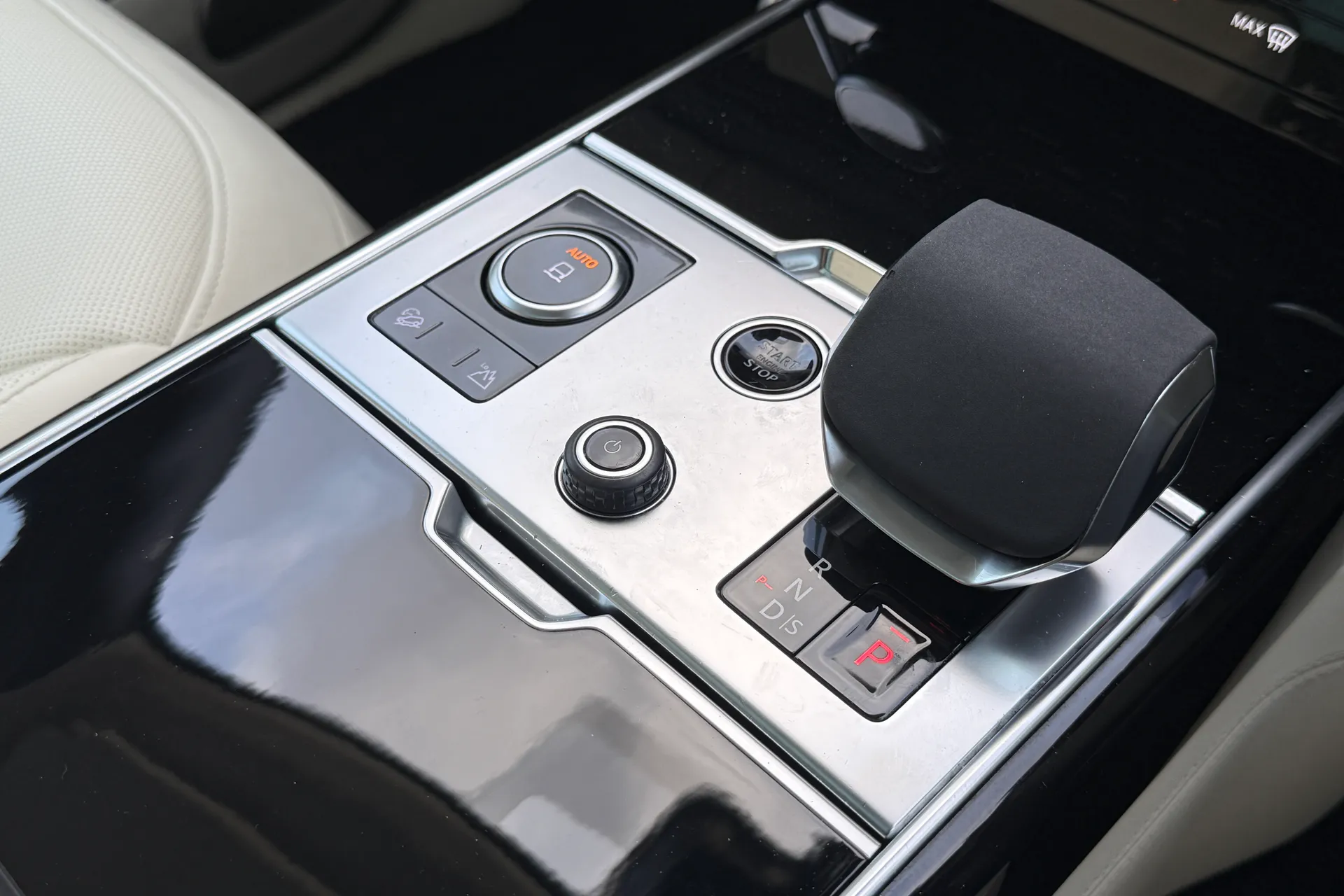 LAND ROVER RANGE ROVER thumbnail image number 62