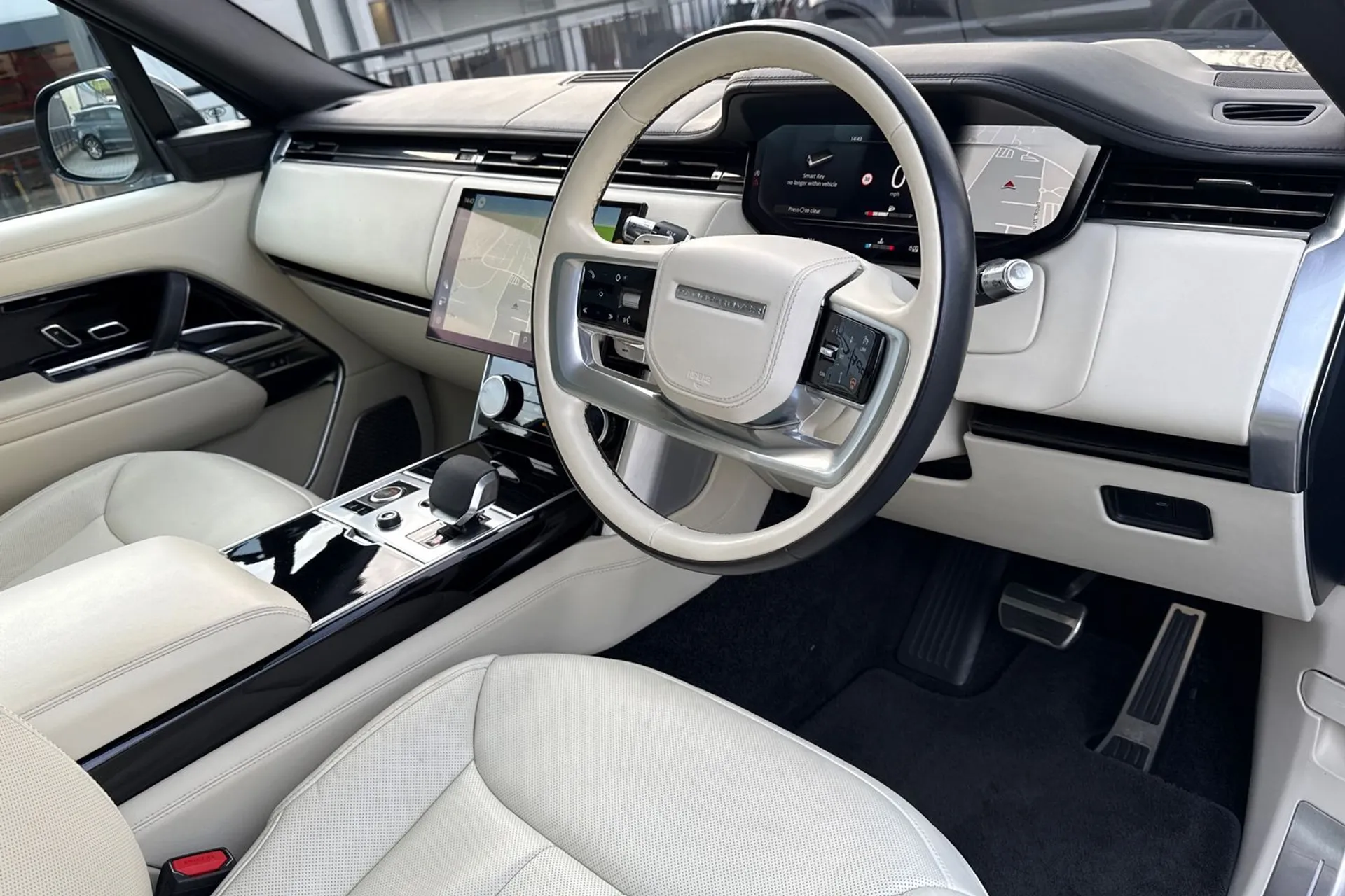 LAND ROVER RANGE ROVER thumbnail image number 23