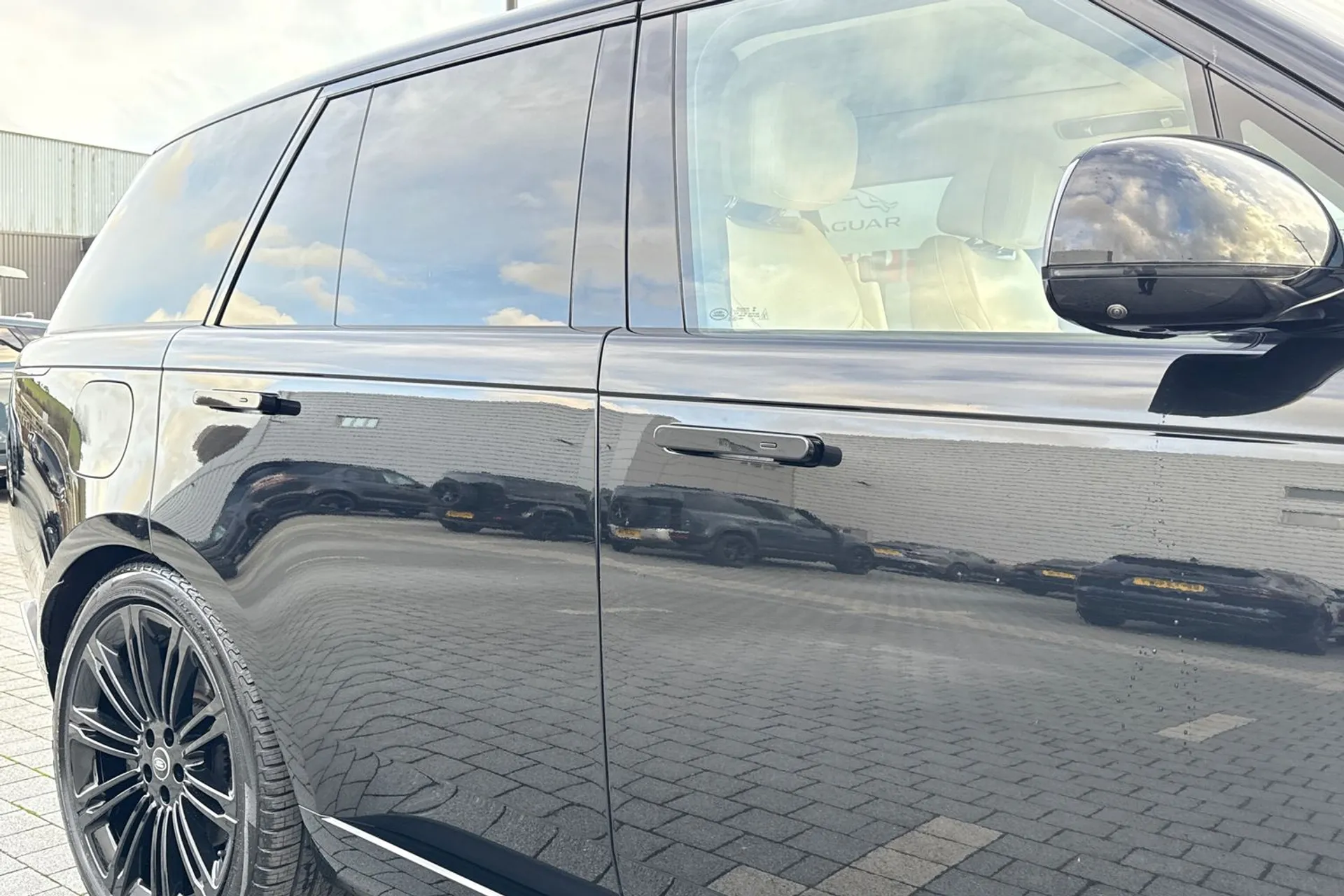 LAND ROVER RANGE ROVER thumbnail image number 30