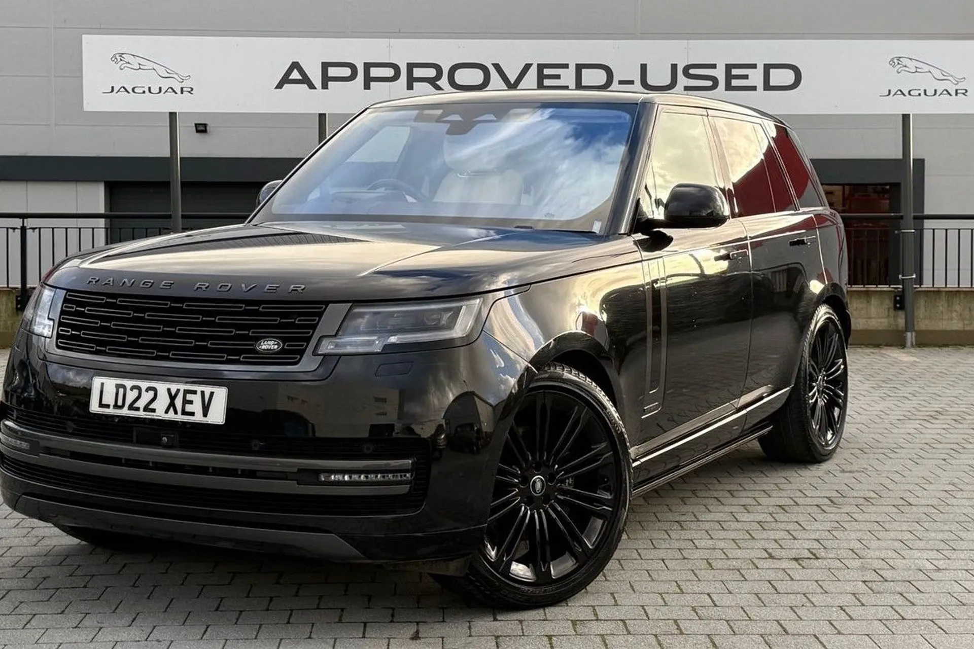 LAND ROVER RANGE ROVER thumbnail image number 8