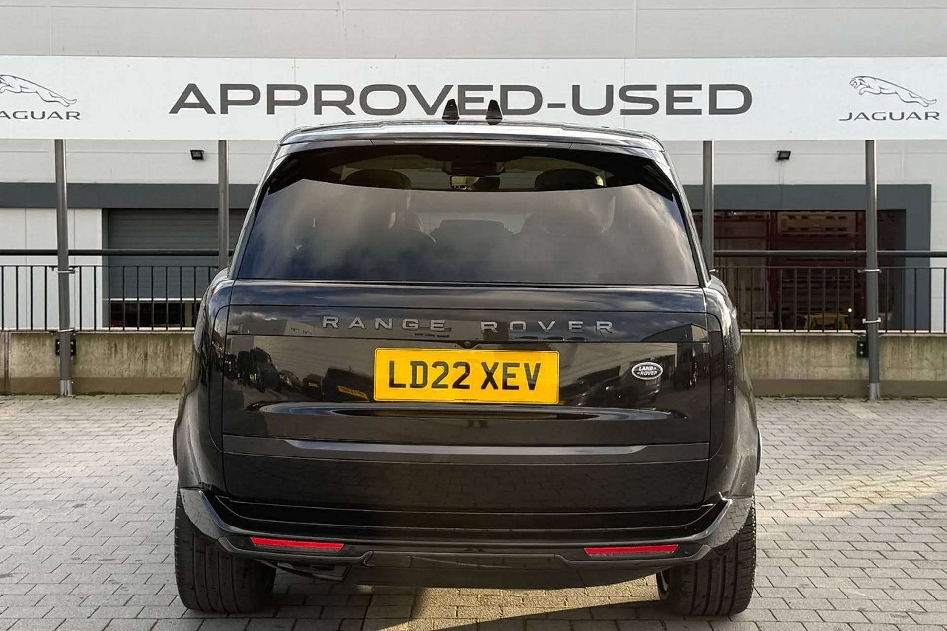 LAND ROVER RANGE ROVER thumbnail image number 15