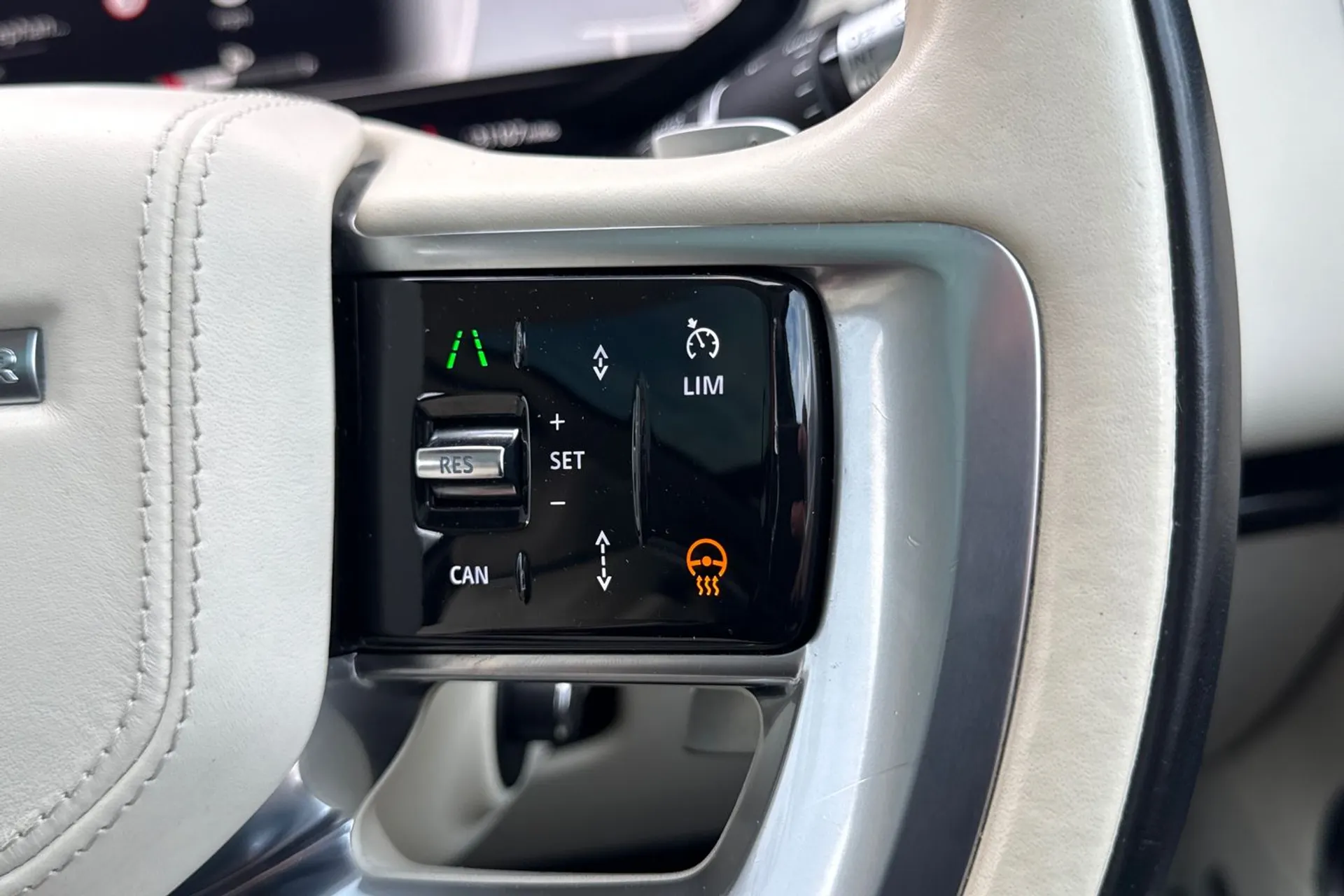 LAND ROVER RANGE ROVER thumbnail image number 40