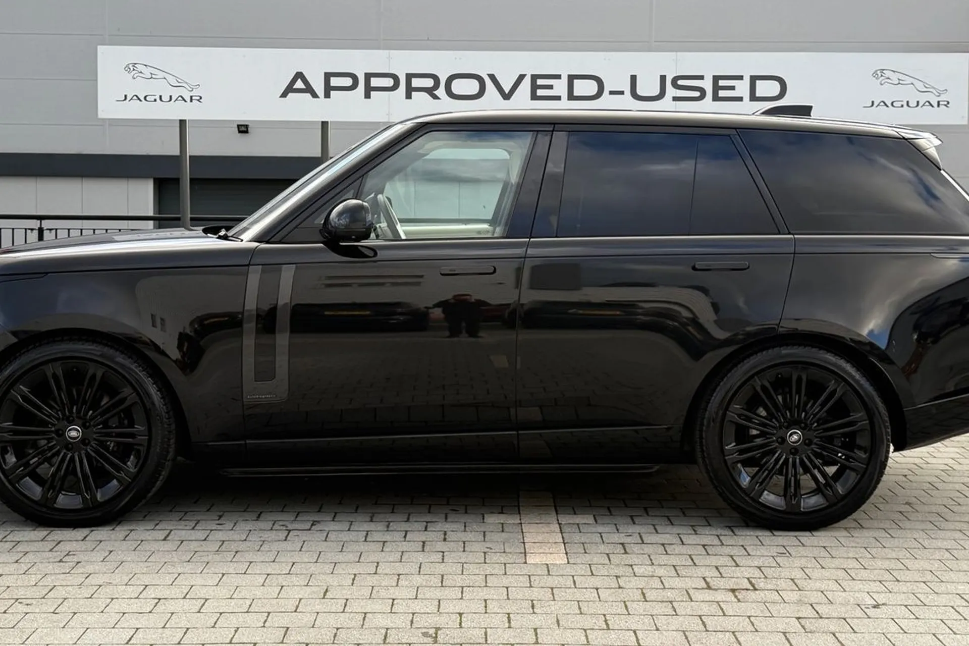 LAND ROVER RANGE ROVER thumbnail image number 7