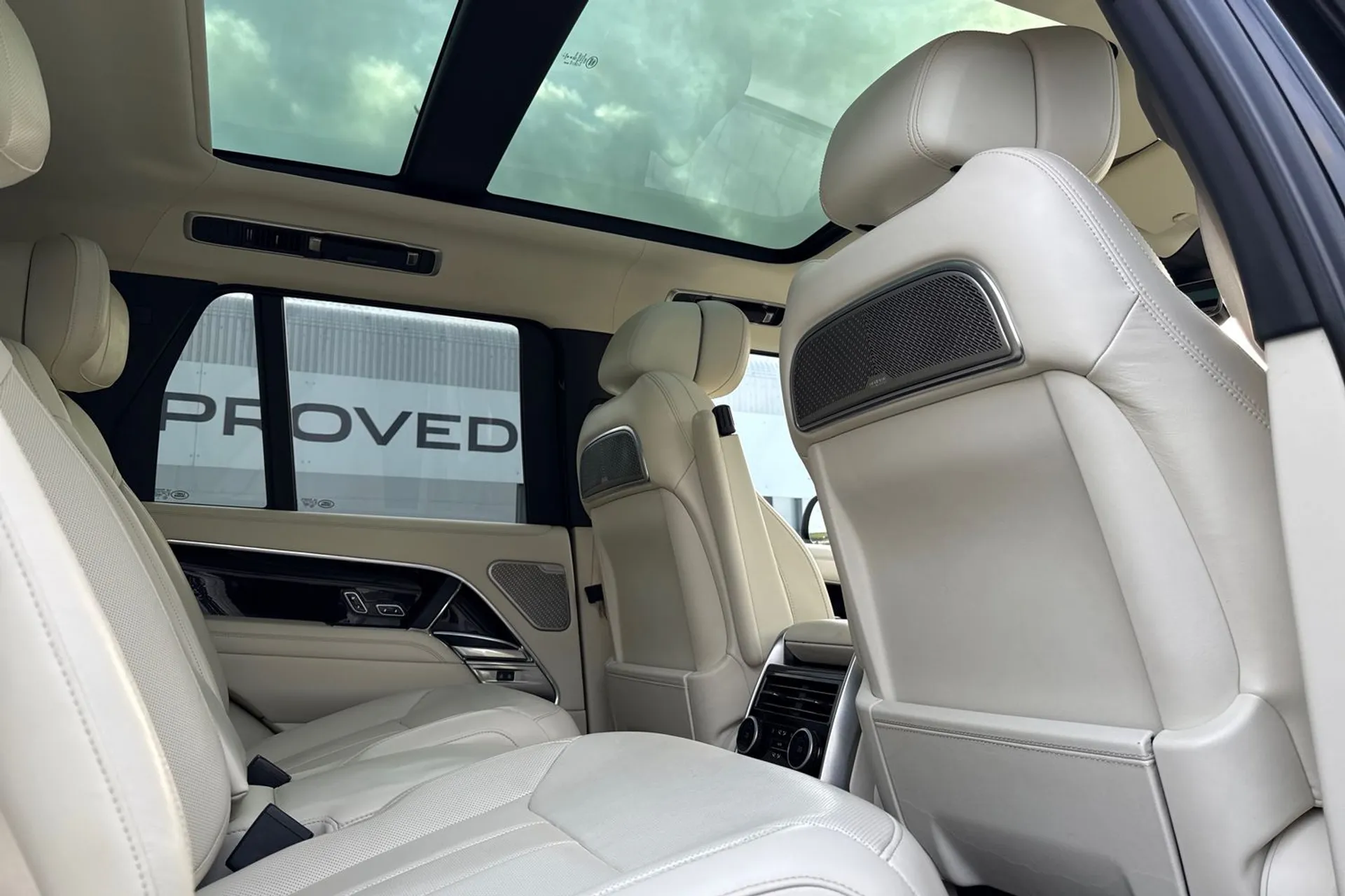 LAND ROVER RANGE ROVER thumbnail image number 48