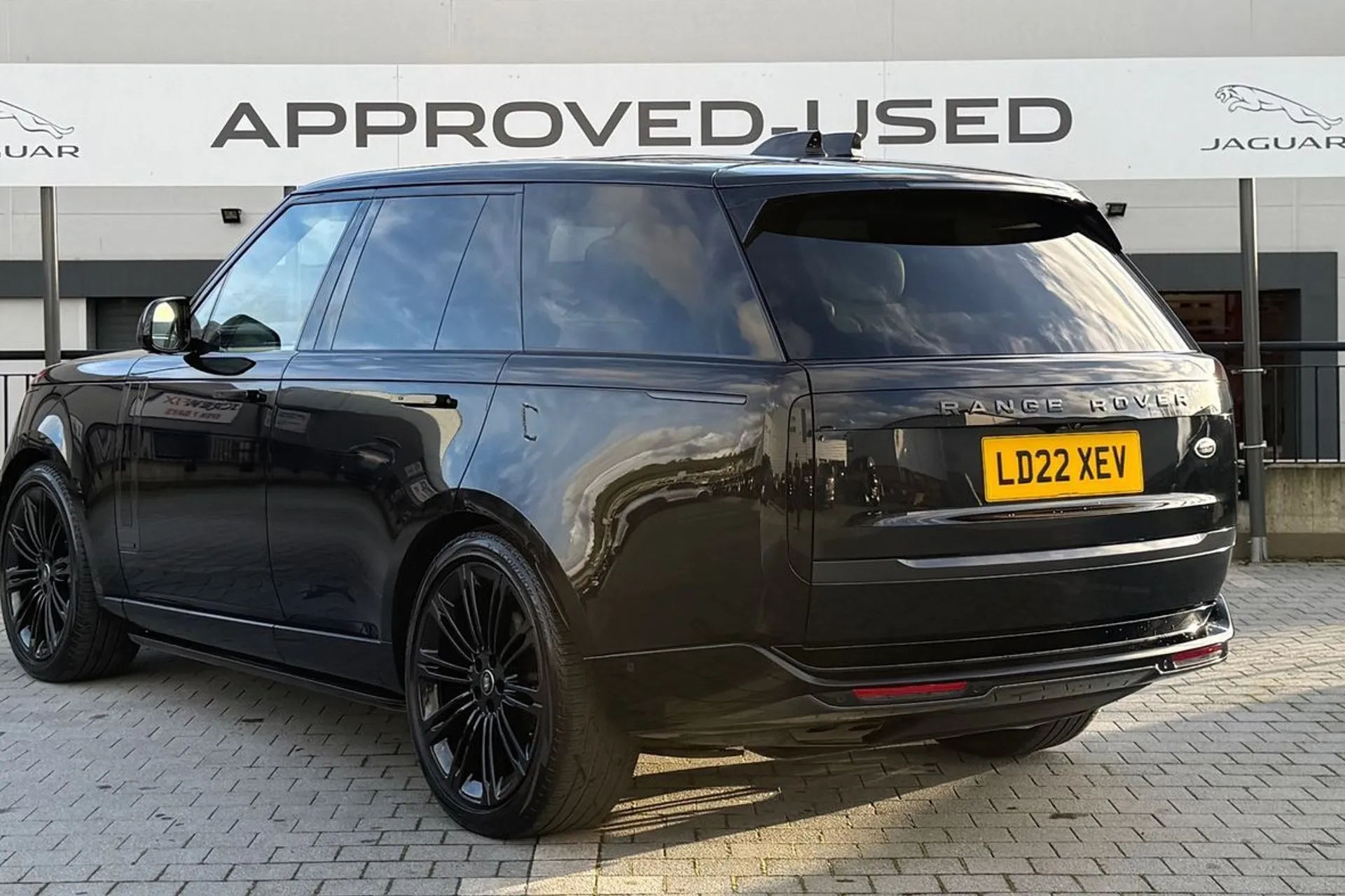 LAND ROVER RANGE ROVER thumbnail image number 16