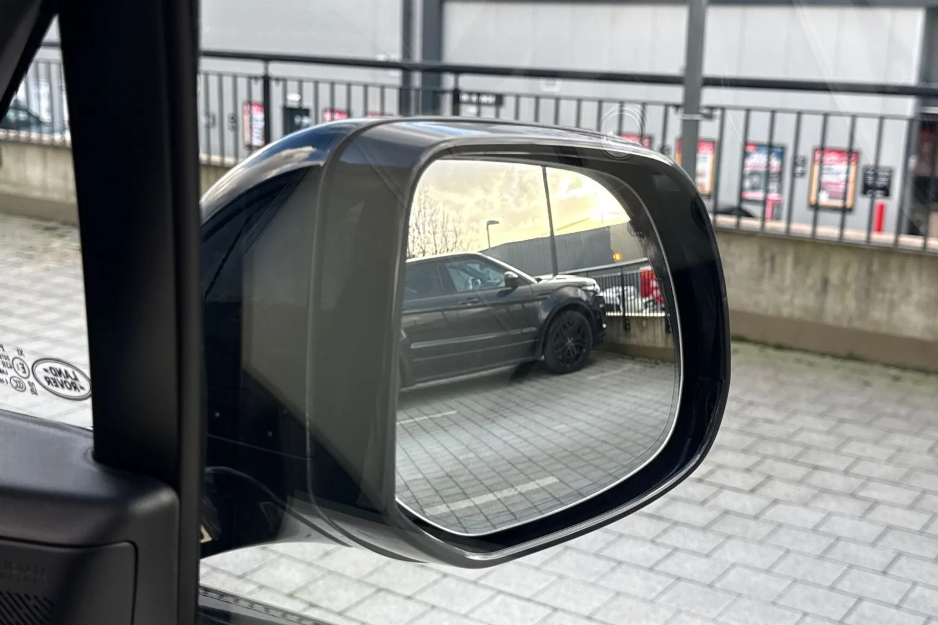 LAND ROVER RANGE ROVER thumbnail image number 14