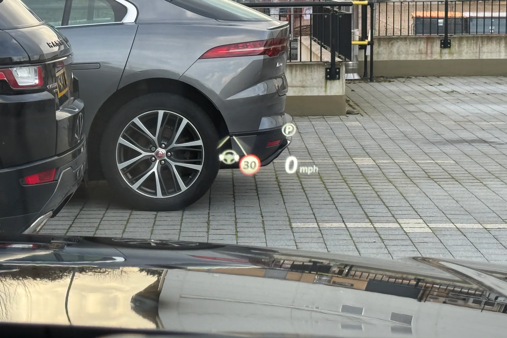 LAND ROVER RANGE ROVER thumbnail image number 17