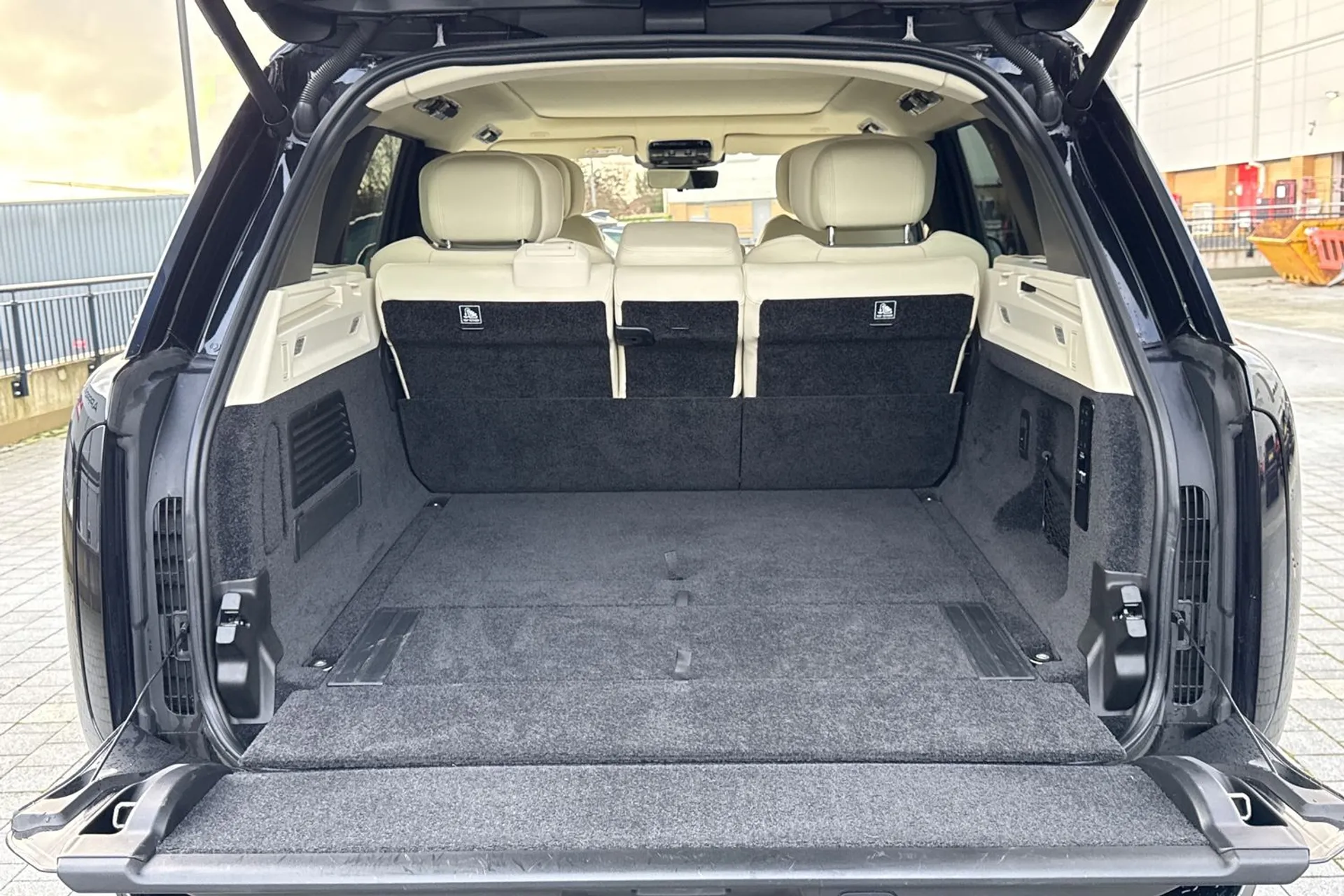 LAND ROVER RANGE ROVER thumbnail image number 44