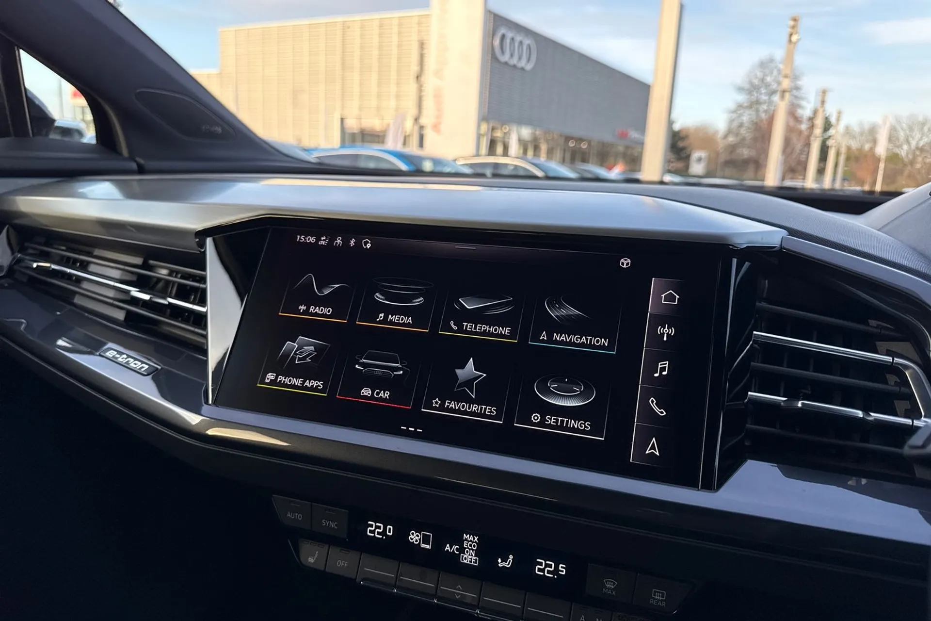 Audi Q4 thumbnail image number 25