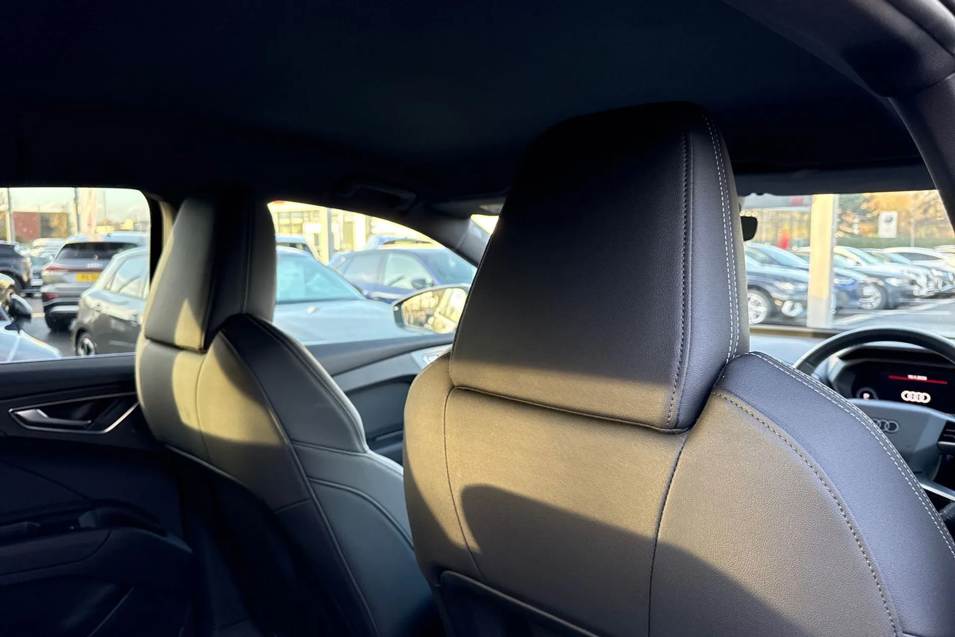 Audi Q4 thumbnail image number 38