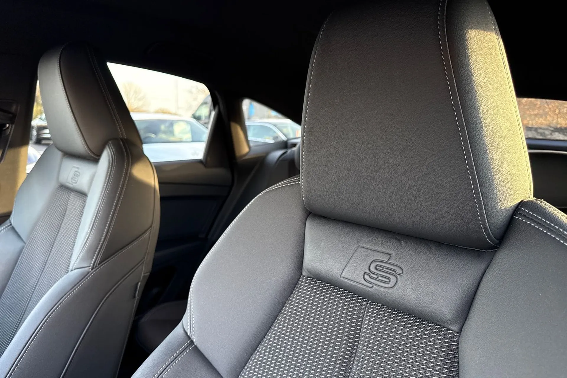 Audi Q4 thumbnail image number 45