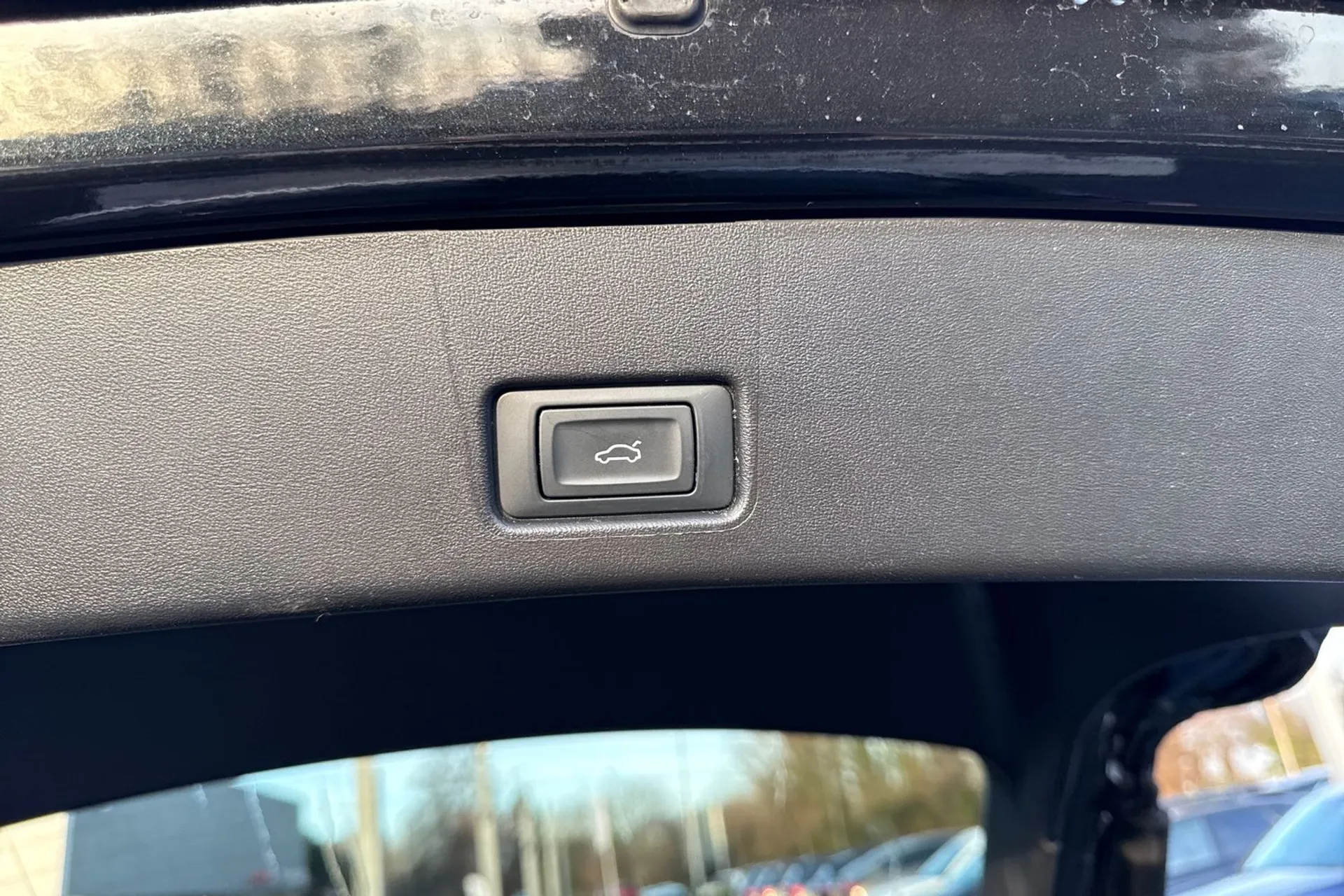 Audi Q4 thumbnail image number 34