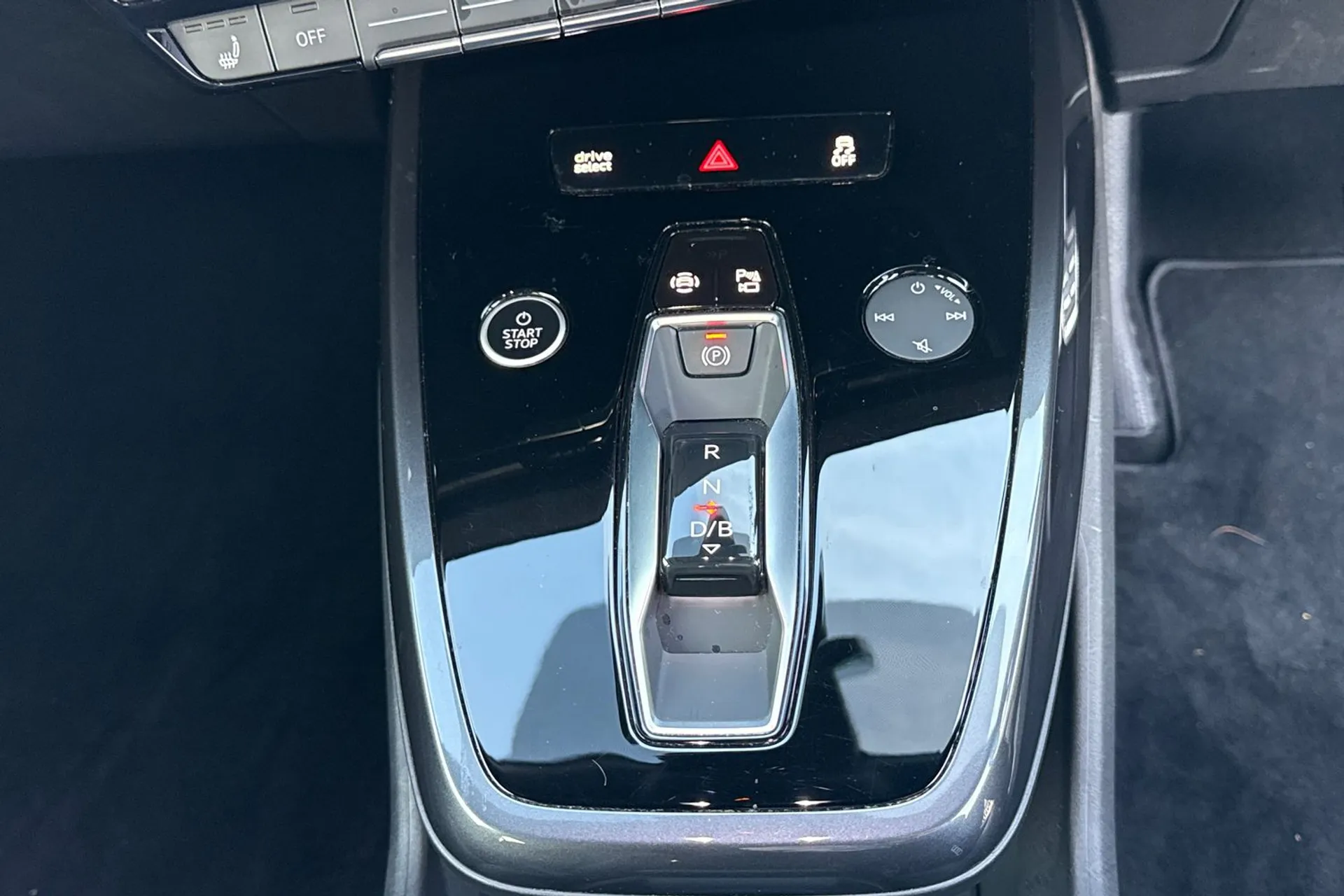 Audi Q4 thumbnail image number 41