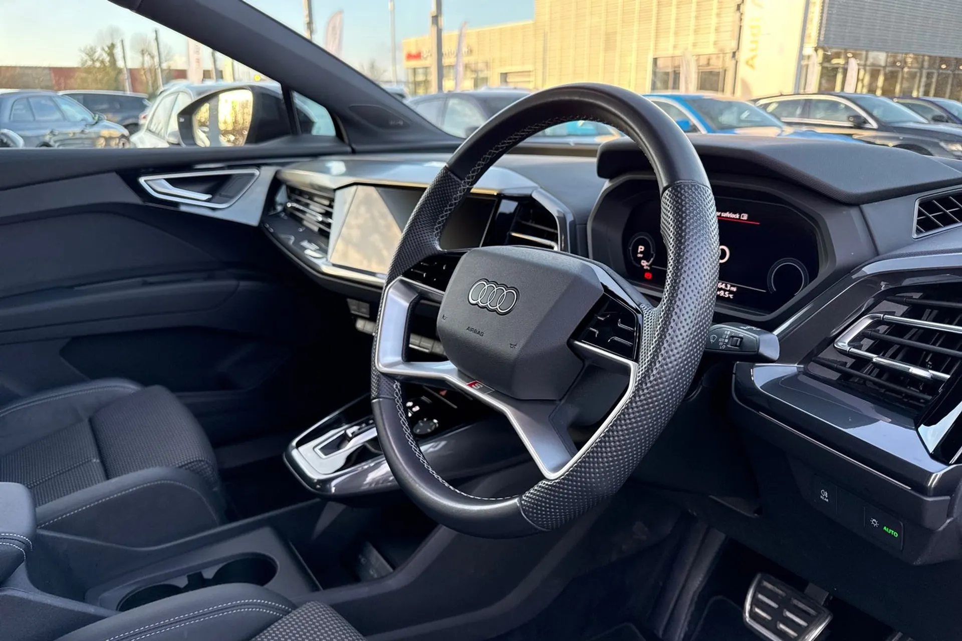 Audi Q4 thumbnail image number 44