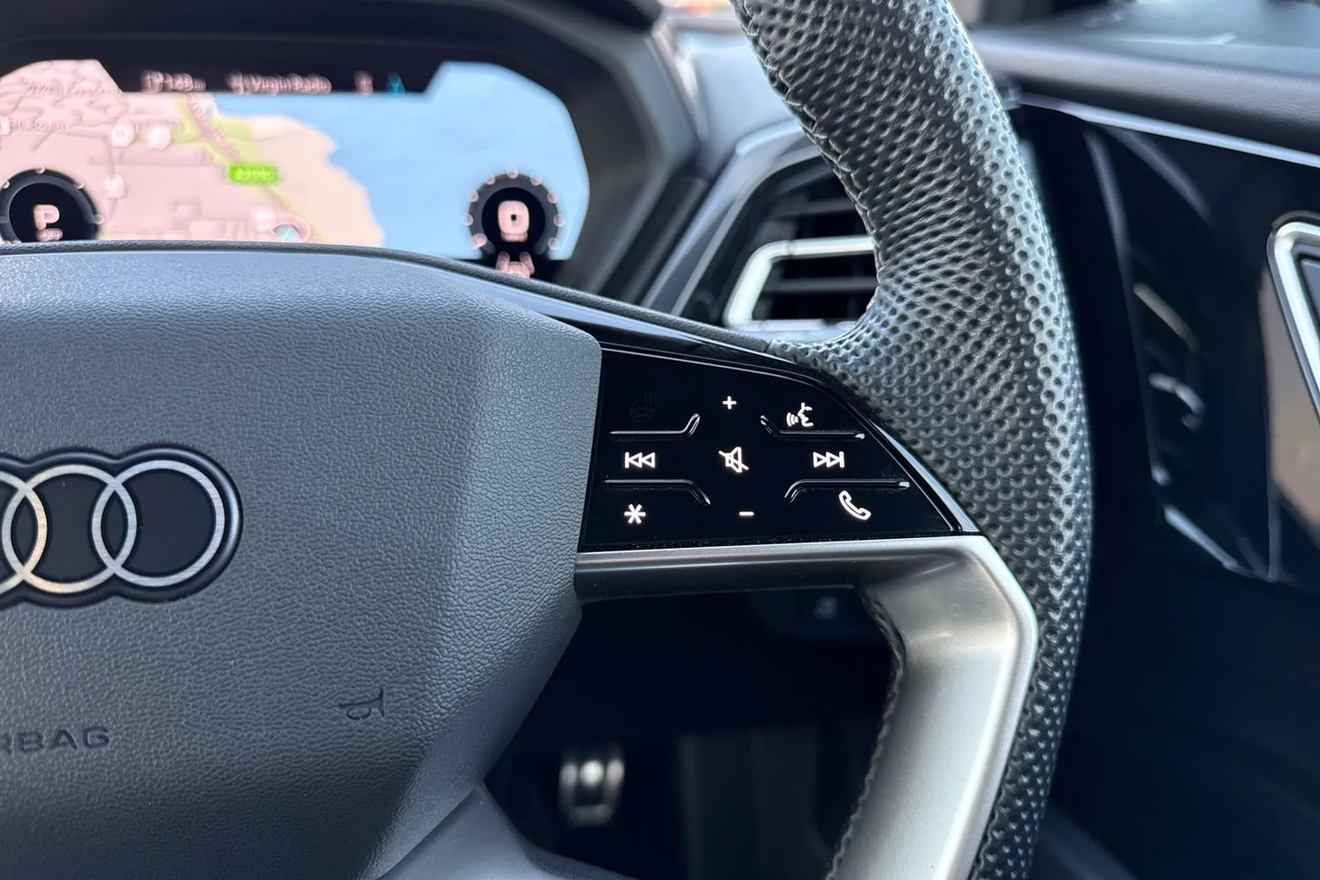 Audi Q4 thumbnail image number 43