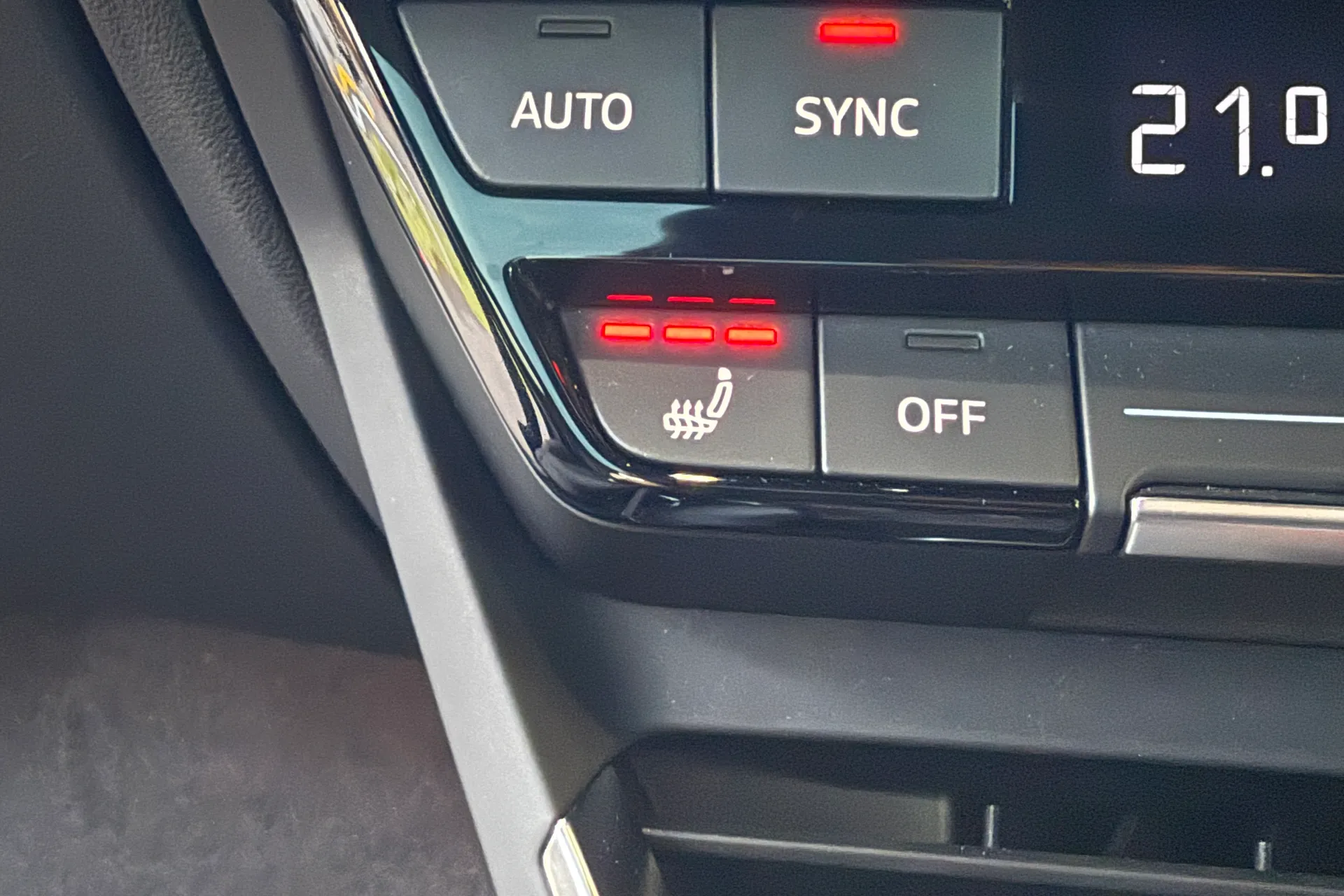 Audi e-tron GT thumbnail image number 17