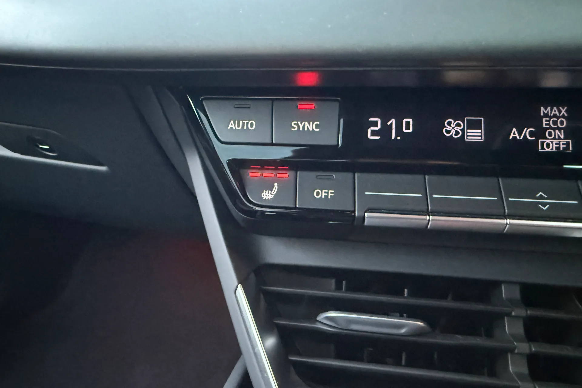 Audi e-tron GT thumbnail image number 6