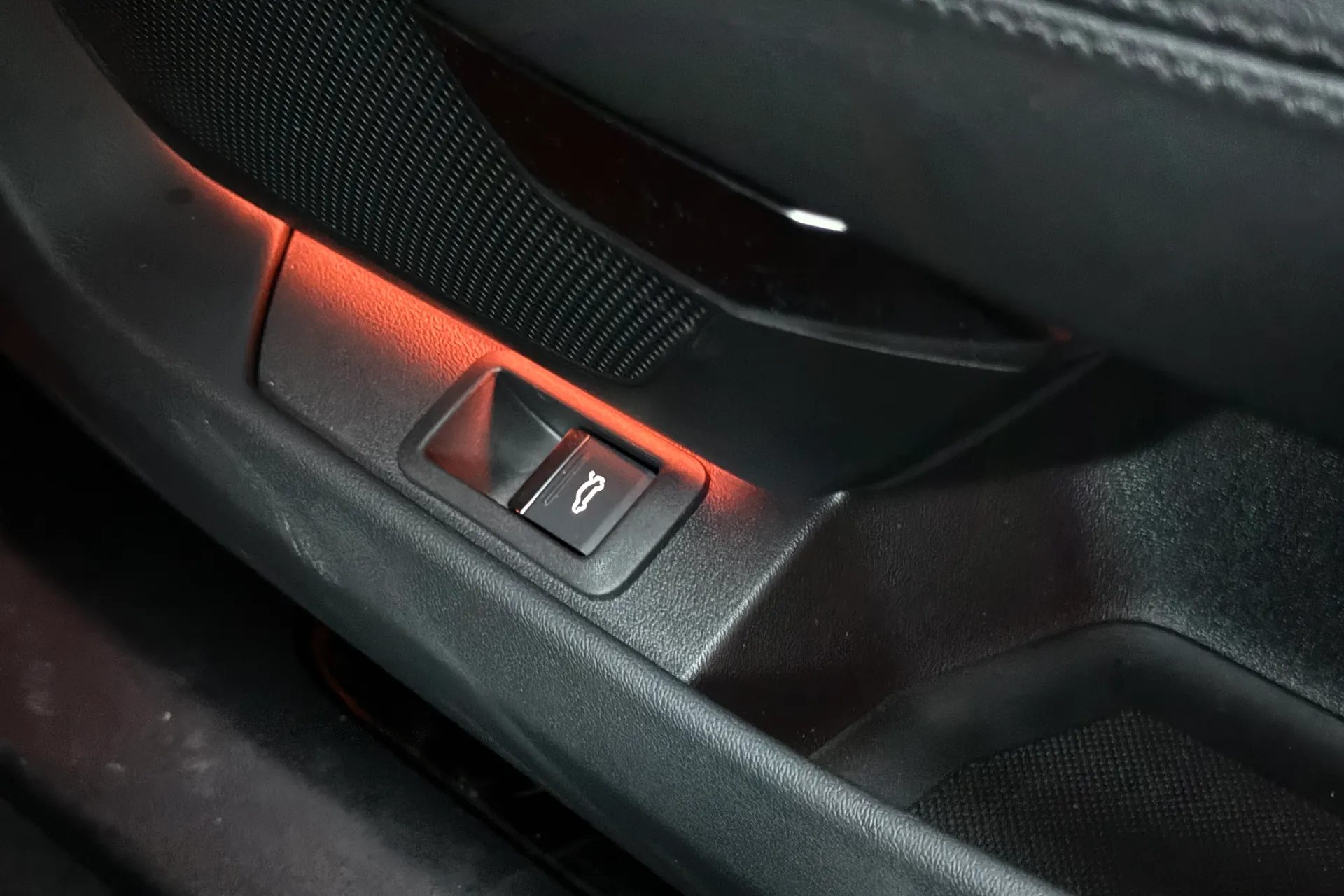 Audi e-tron GT thumbnail image number 25