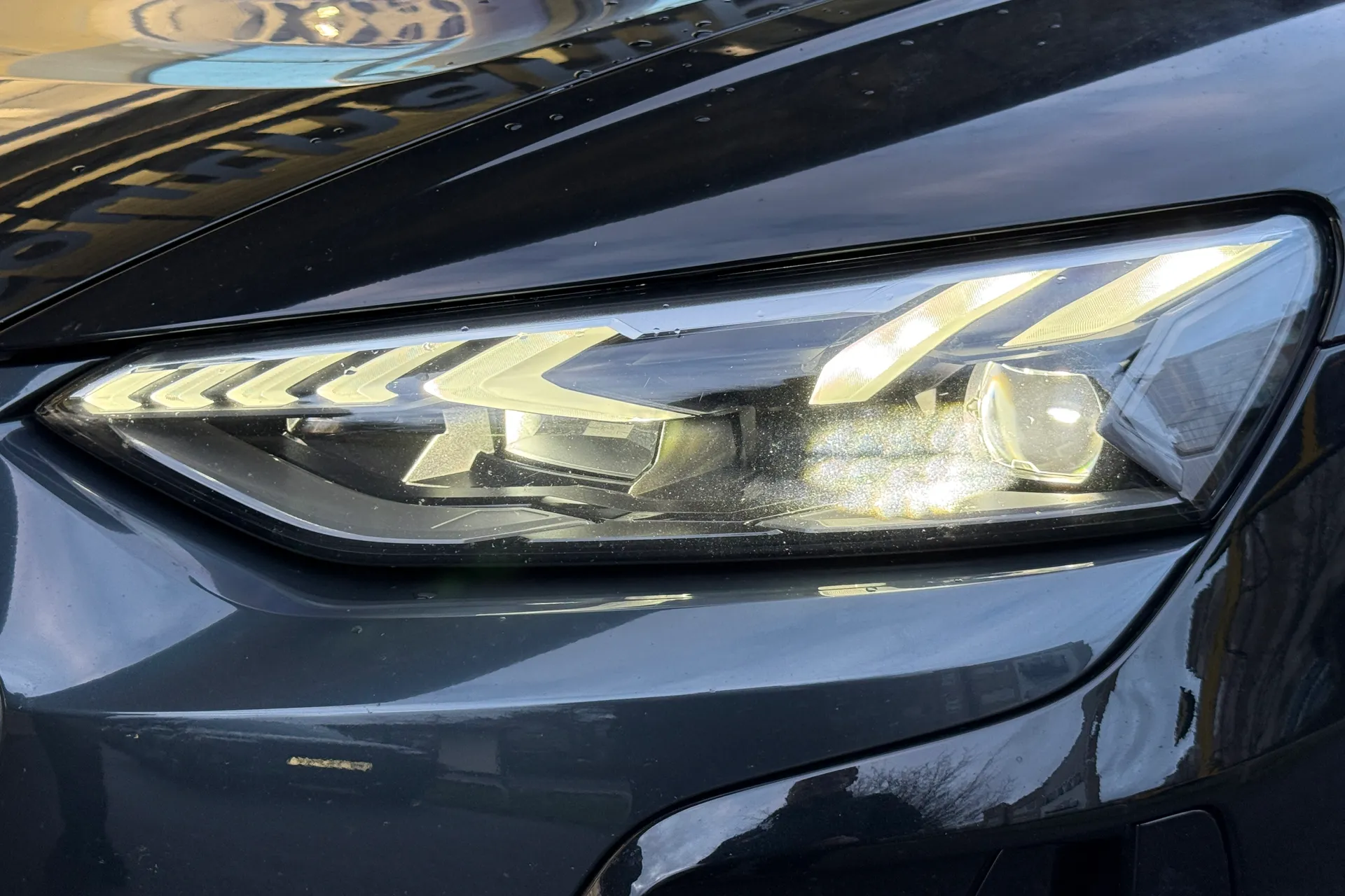 Audi e-tron GT thumbnail image number 45