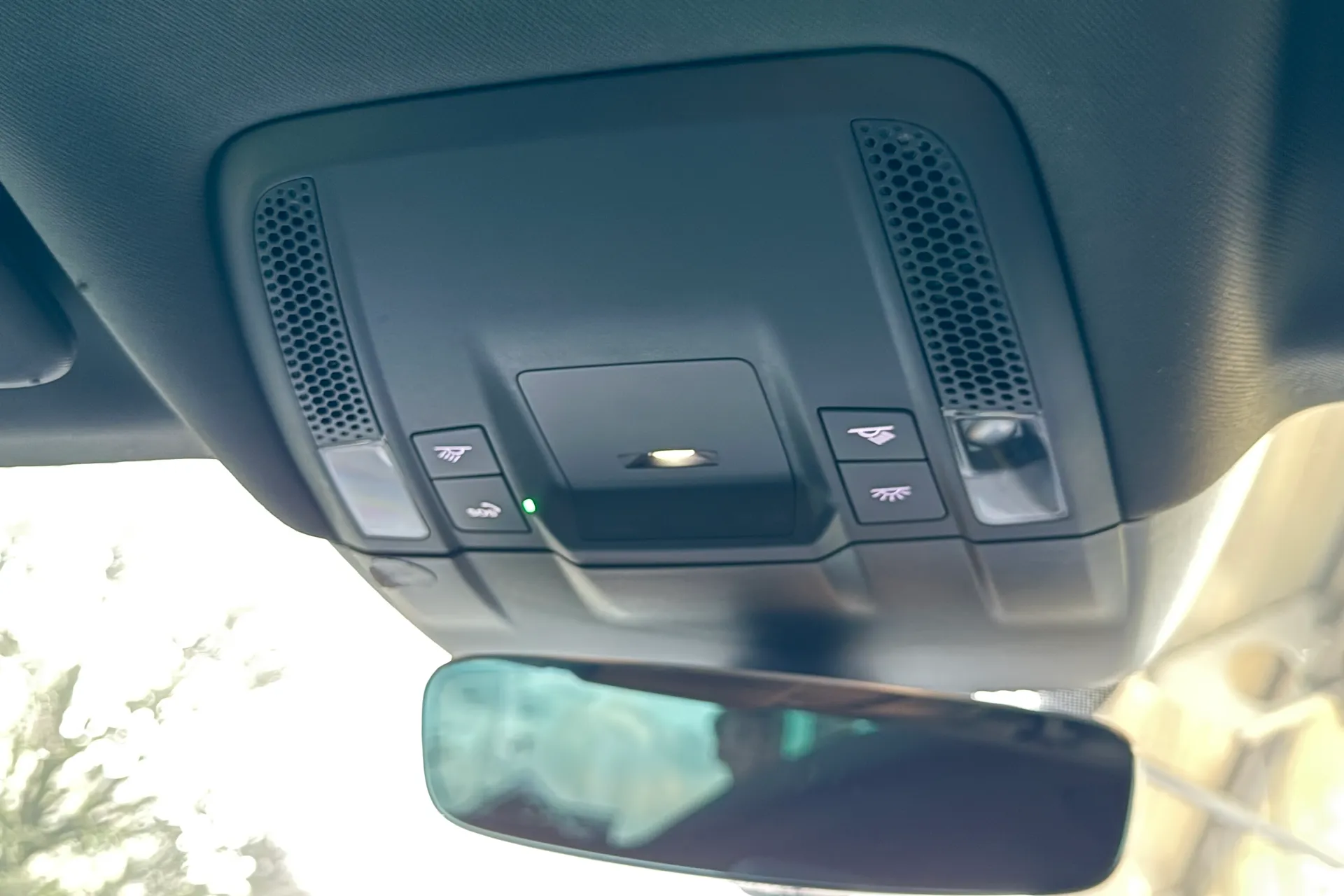 Audi e-tron GT thumbnail image number 26