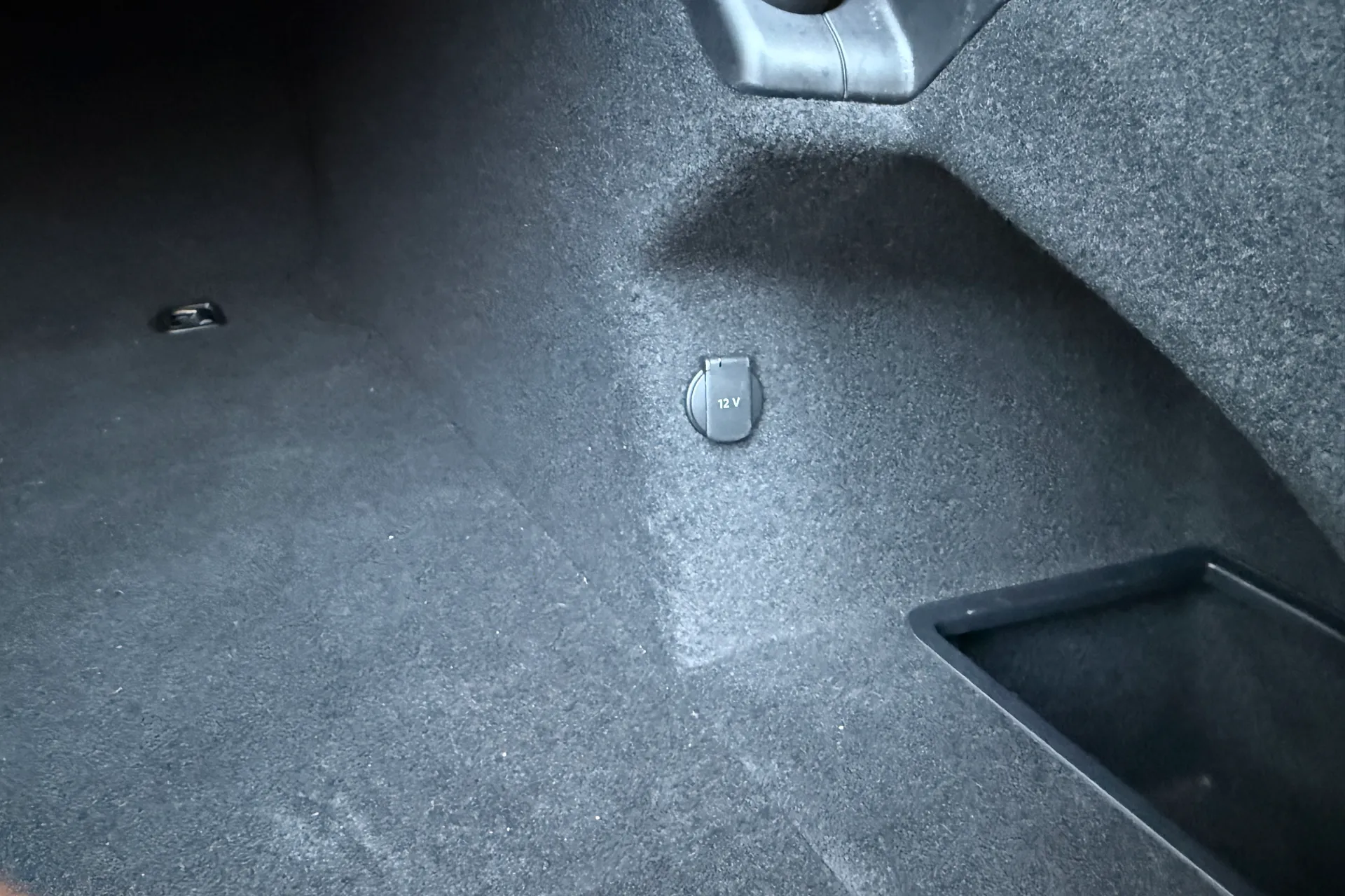 Audi e-tron GT thumbnail image number 38