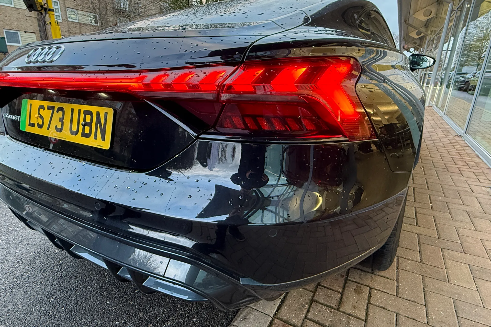 Audi e-tron GT thumbnail image number 34