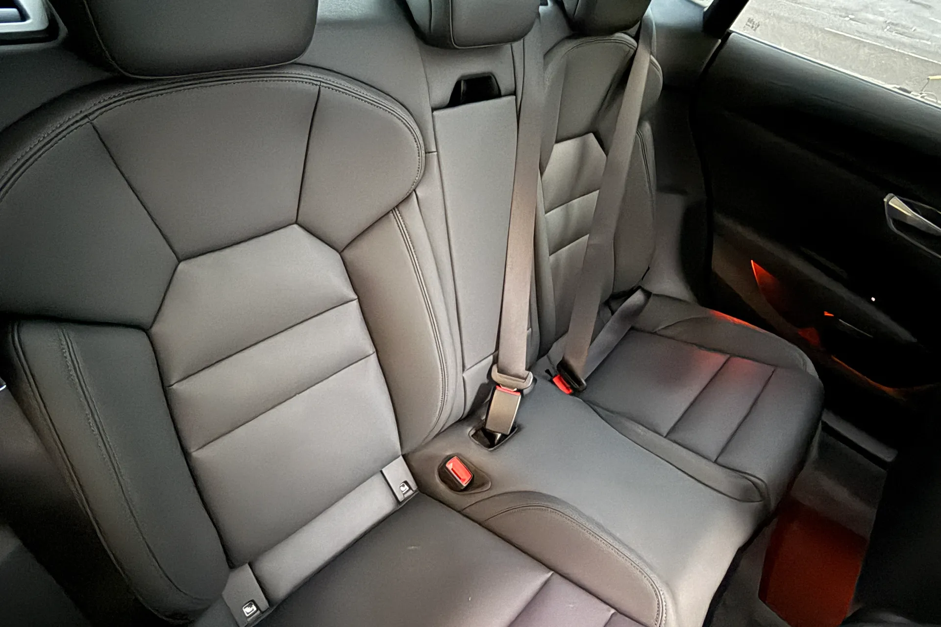 Audi e-tron GT thumbnail image number 30