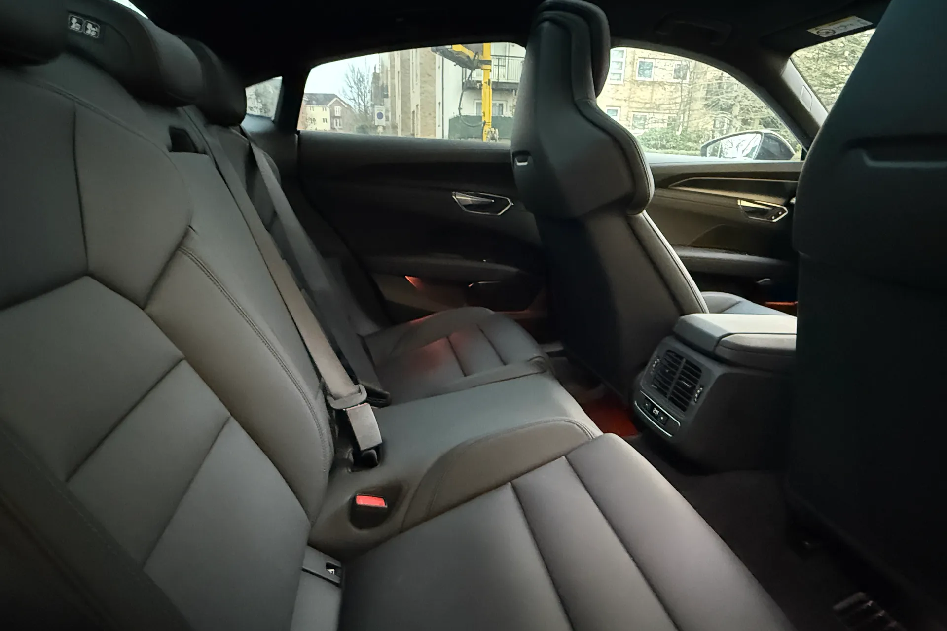 Audi e-tron GT thumbnail image number 29