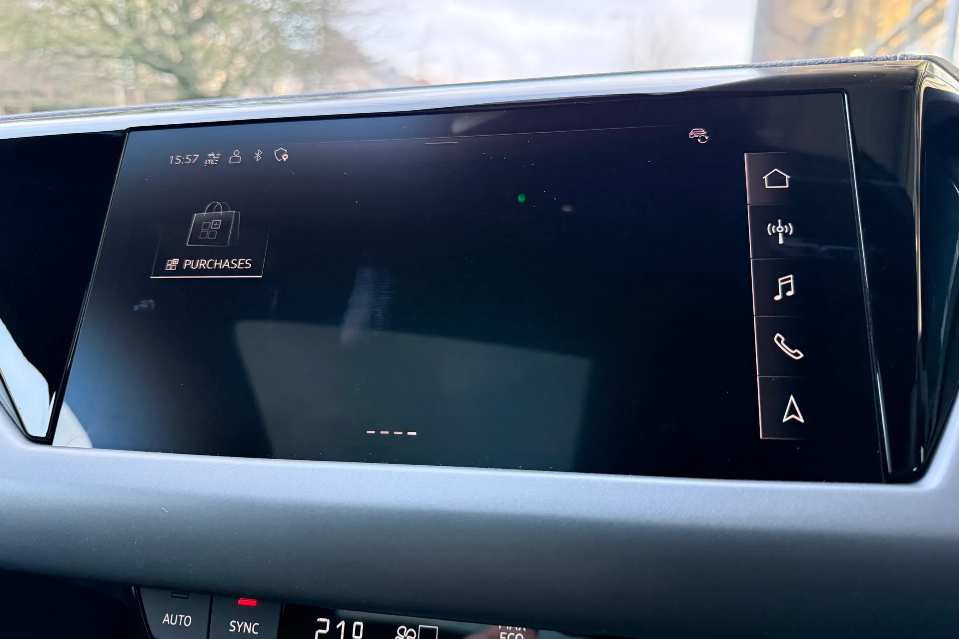 Audi e-tron GT thumbnail image number 15