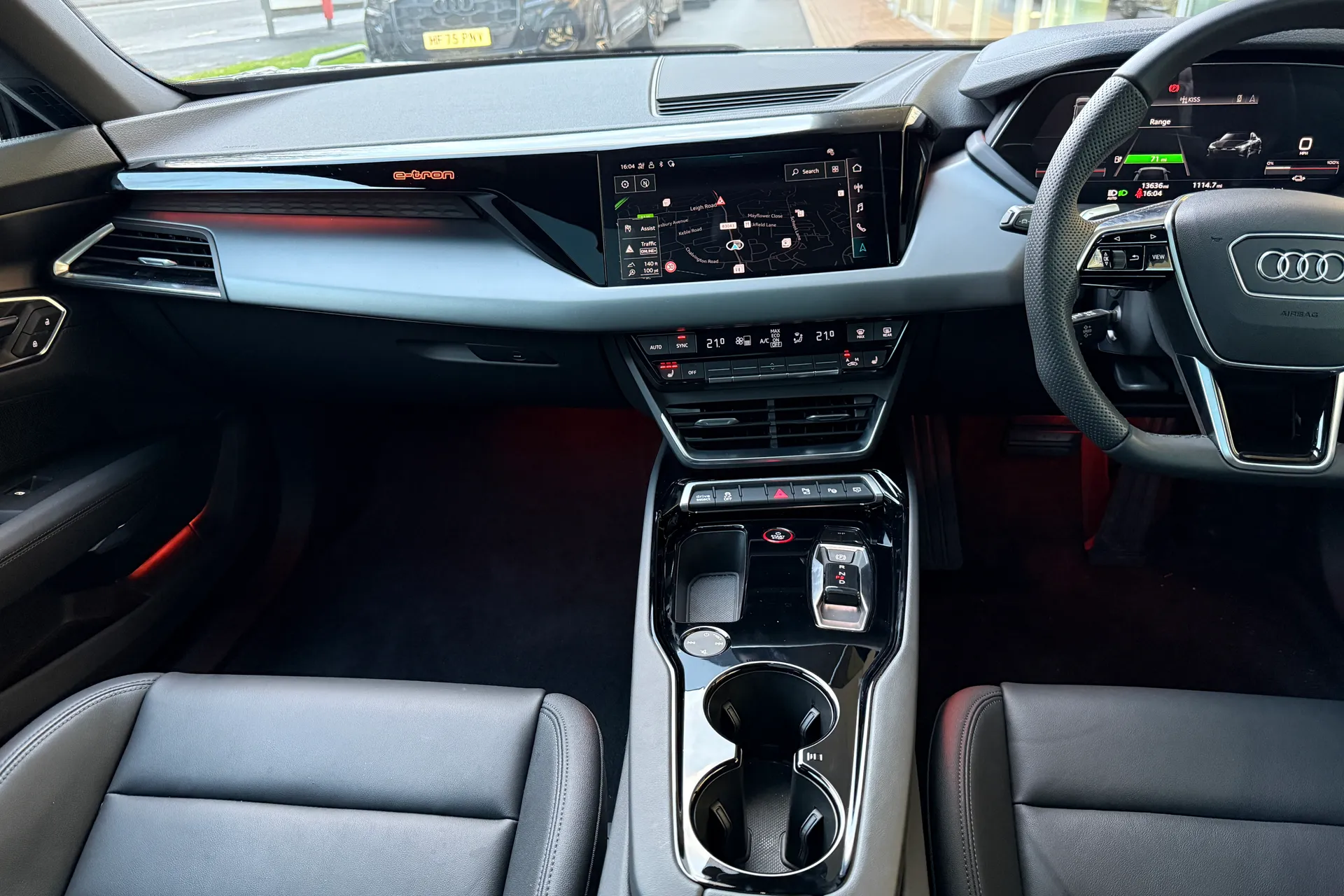 Audi e-tron GT thumbnail image number 31