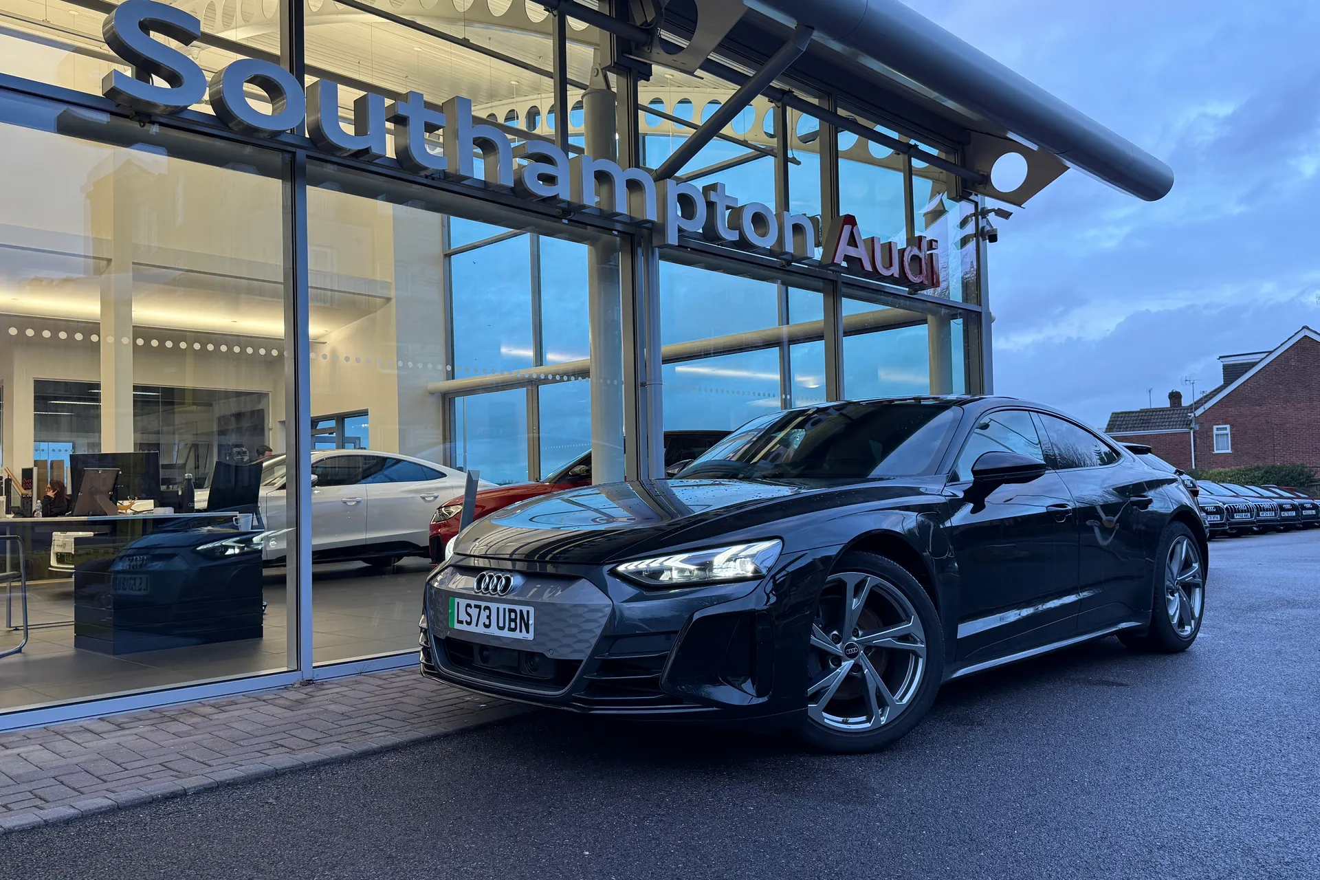 Audi e-tron GT thumbnail image number 44