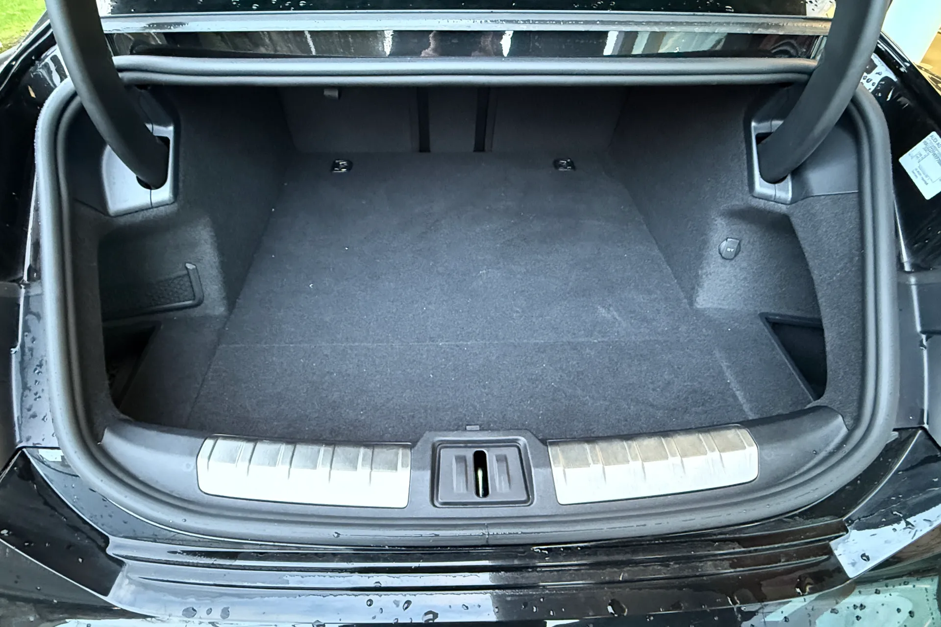 Audi e-tron GT thumbnail image number 37