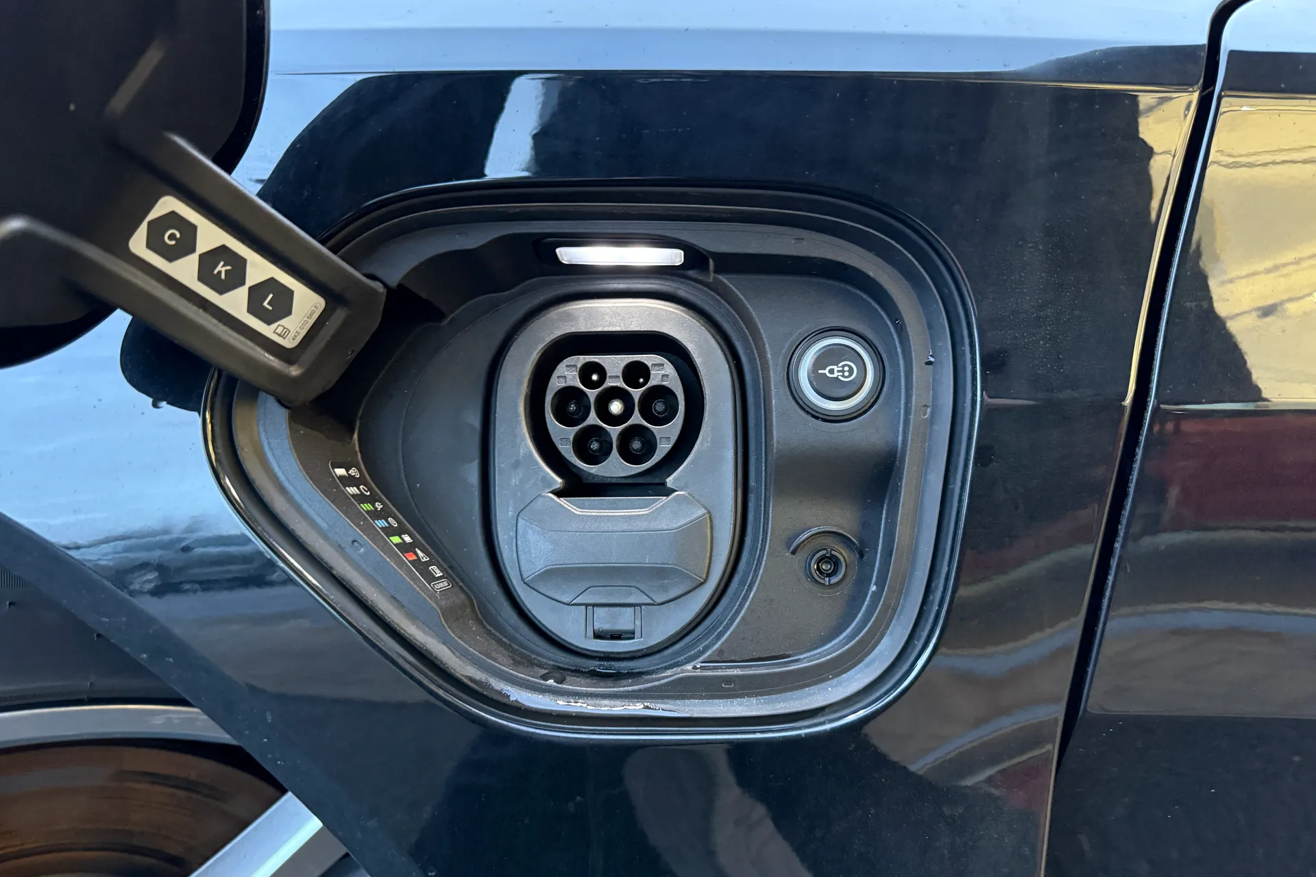 Audi e-tron GT thumbnail image number 35