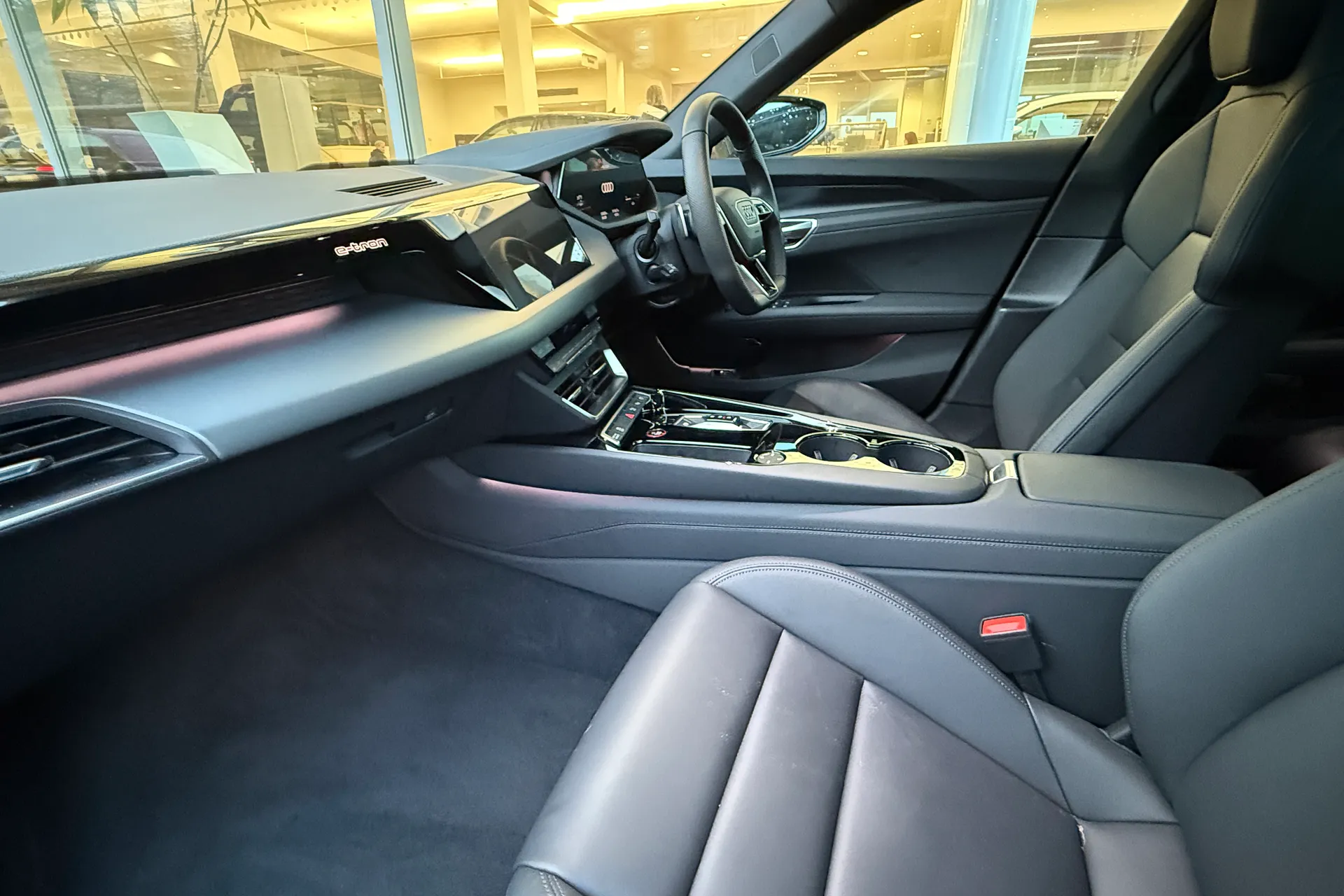 Audi e-tron GT thumbnail image number 7