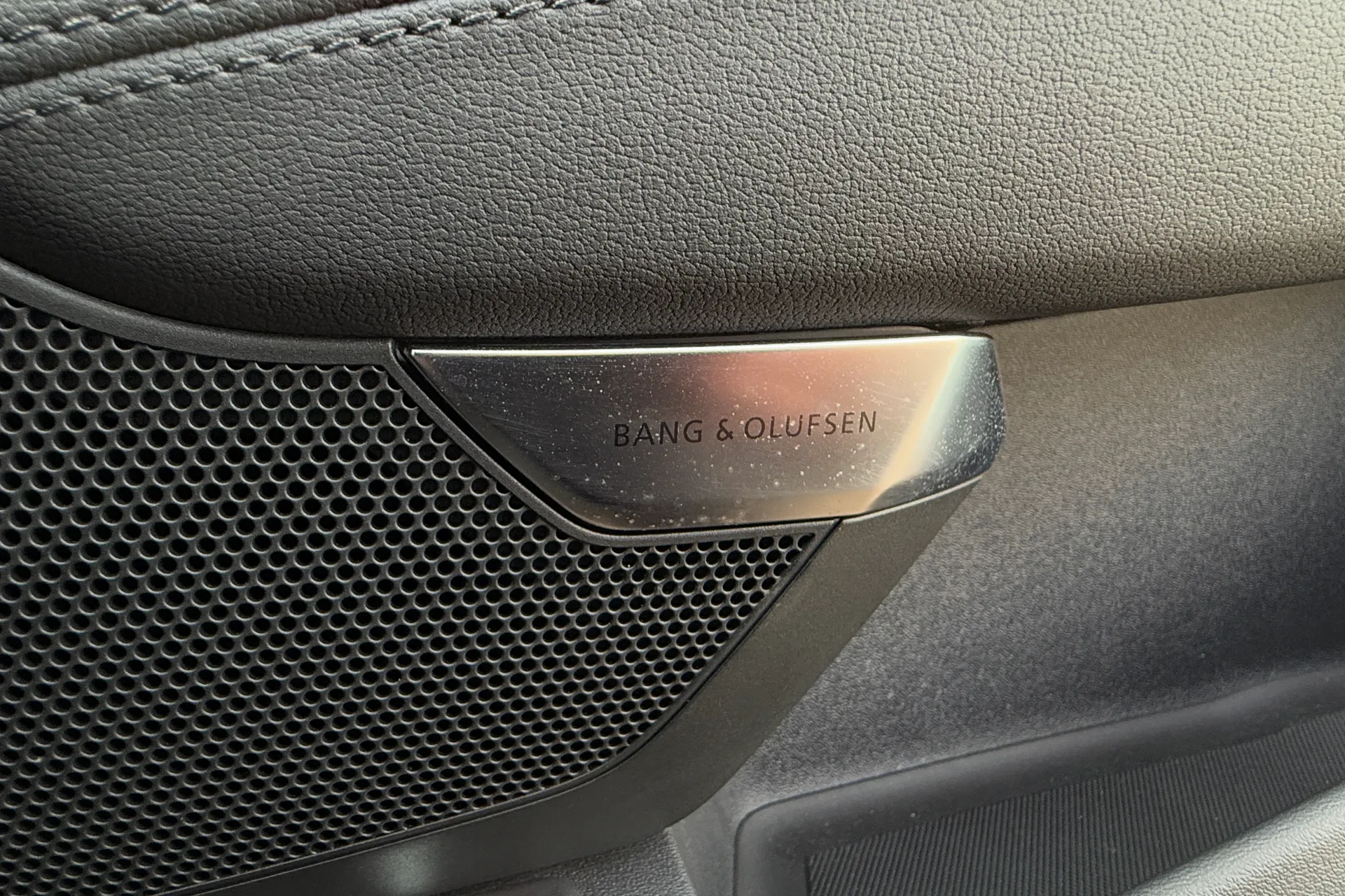 Audi e-tron GT thumbnail image number 31