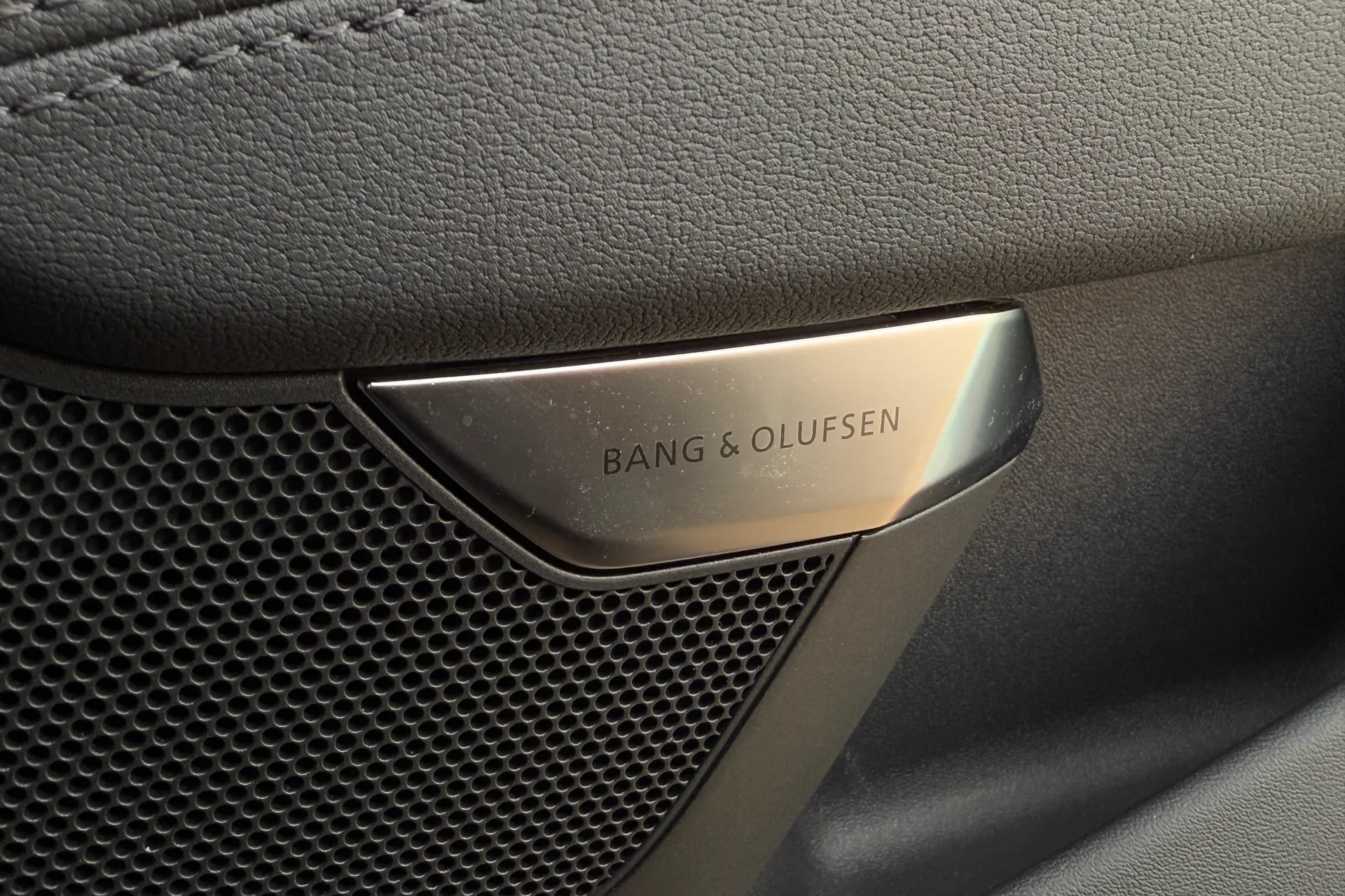 Audi e-tron GT thumbnail image number 7