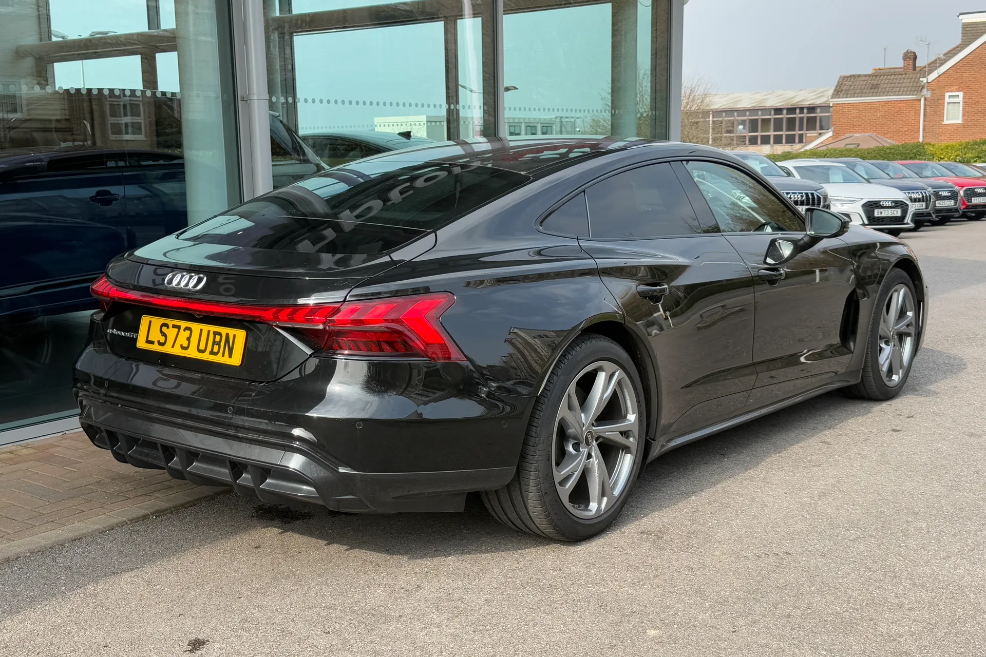 Audi e-tron GT thumbnail image number 61