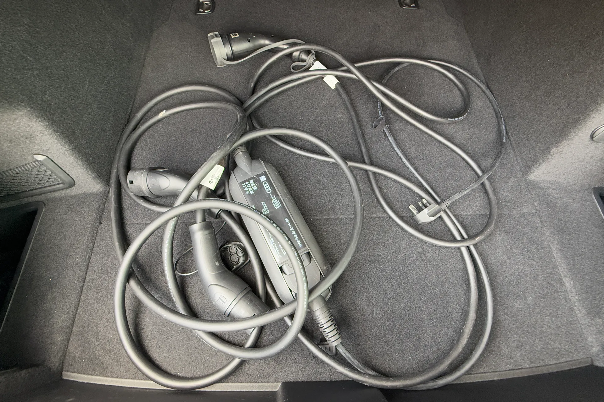 Audi e-tron GT thumbnail image number 55