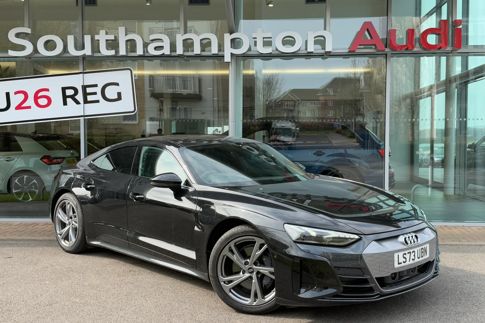 Audi e-tron GT thumbnail image number 62