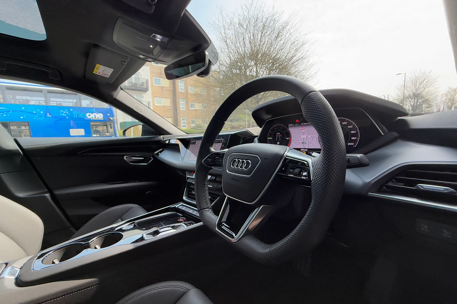 Audi e-tron GT thumbnail image number 12