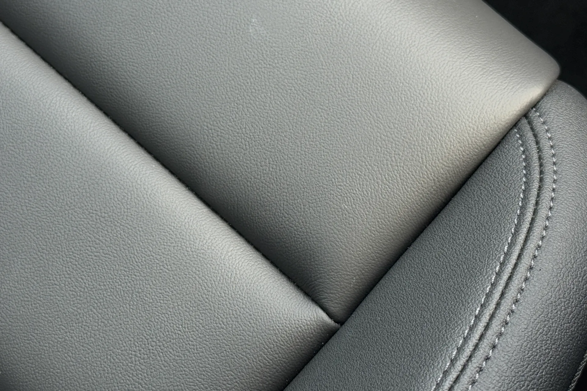 Audi e-tron GT thumbnail image number 27