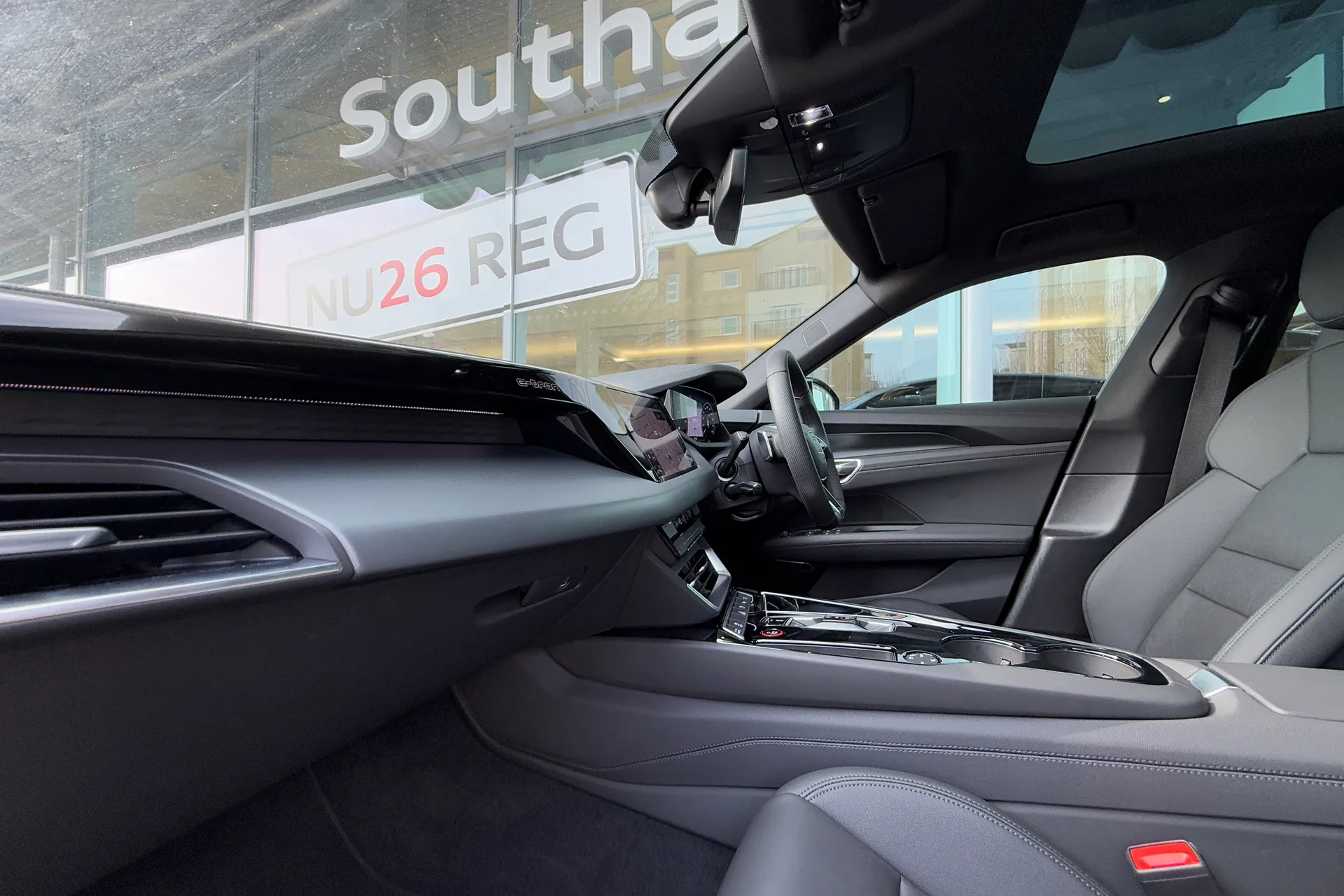 Audi e-tron GT thumbnail image number 9