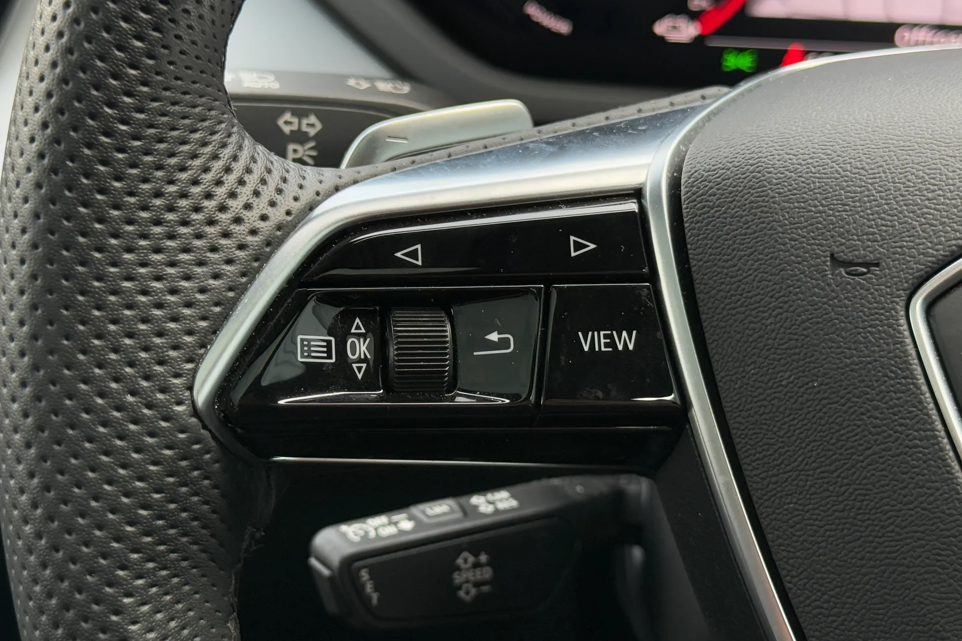 Audi e-tron GT thumbnail image number 13